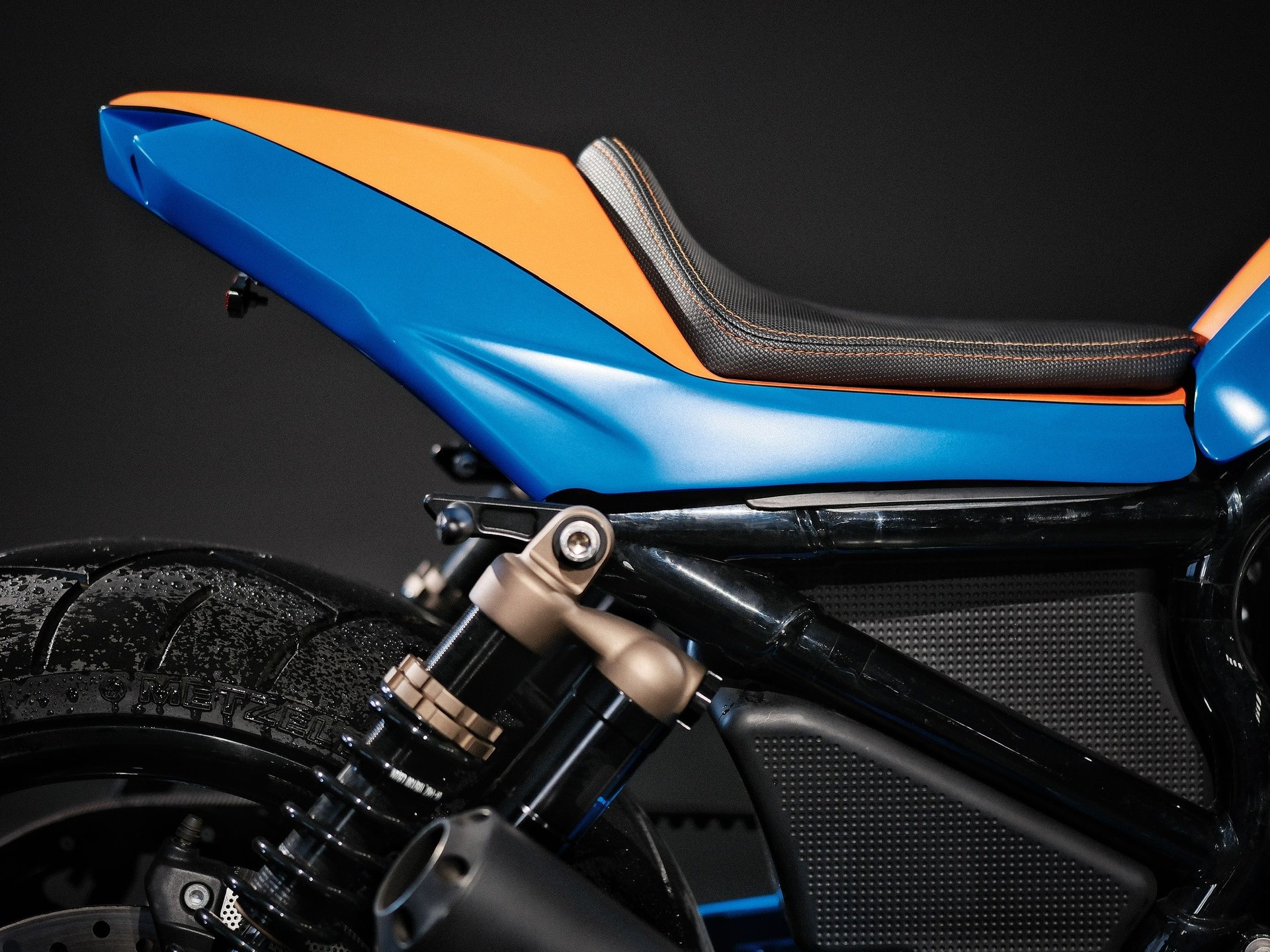 HARLEY-DAVIDSON VRSCR Street Rod-image-11