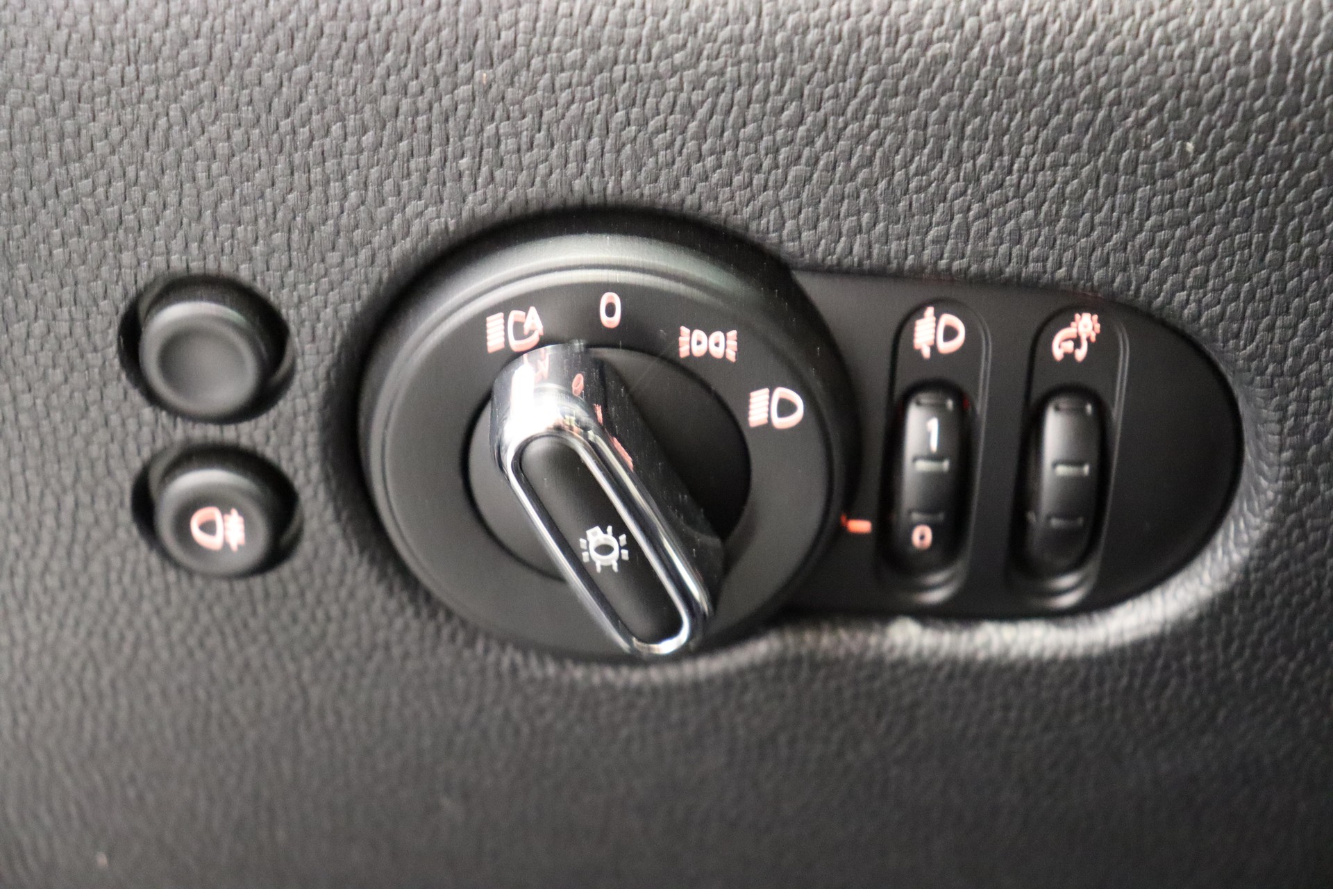 MINI F56 Cooper SE-image-17