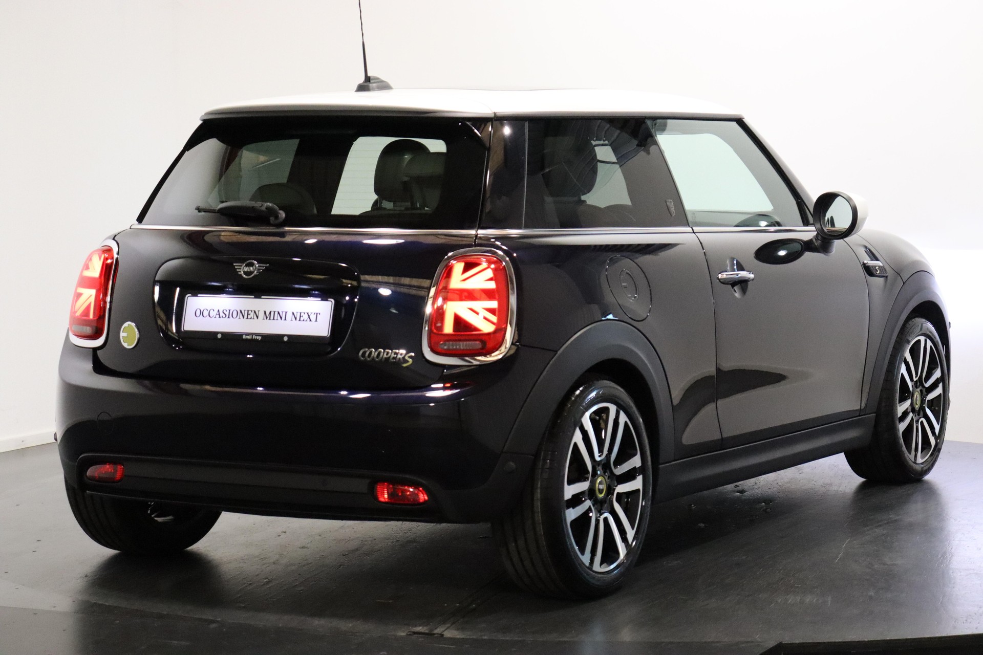 MINI F56 Cooper SE-image-1