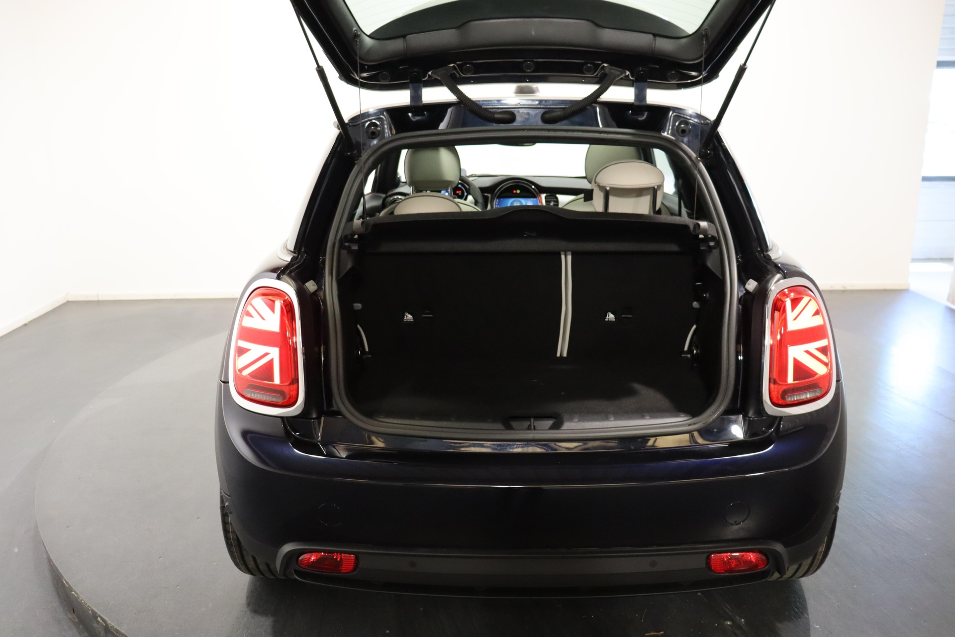 MINI F56 Cooper SE-image-4