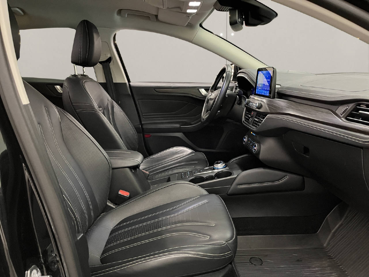 FORD Focus Station Wagon 2.0 EcoBlue 150 Vignale-image-11