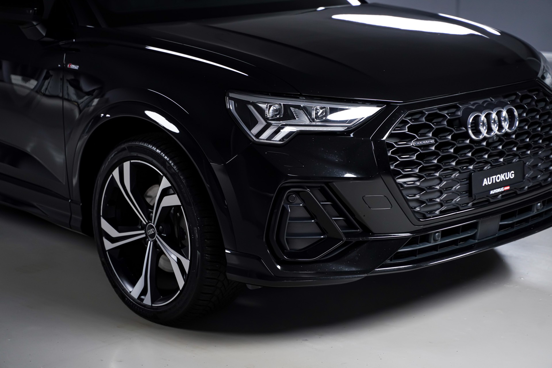 AUDI Q3 Sportback 40 TDI S line Attraction quattro S-tronic-image-3