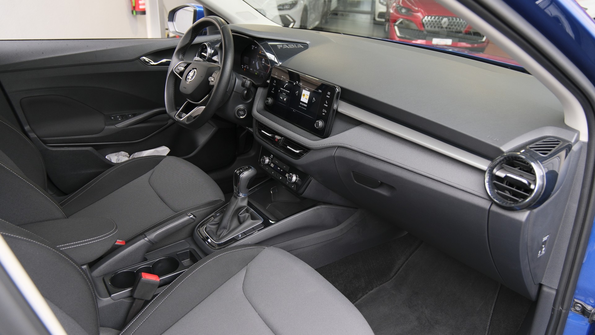 SKODA Fabia 1.0 TSI Selection DSG-image-12