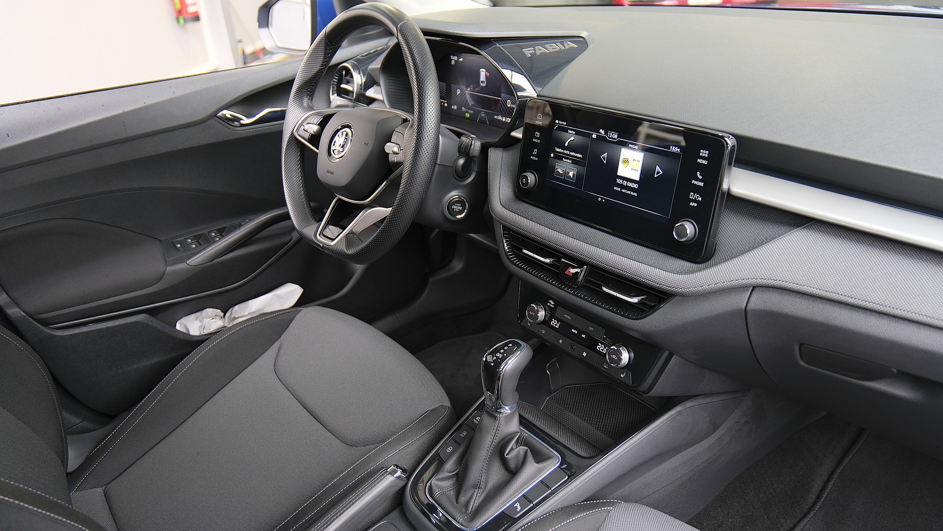 SKODA Fabia 1.0 TSI Selection DSG-image-13
