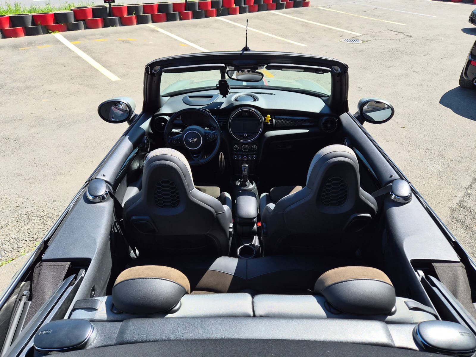MINI Cooper John Cooper Works Cabriolet Steptronic-image-12