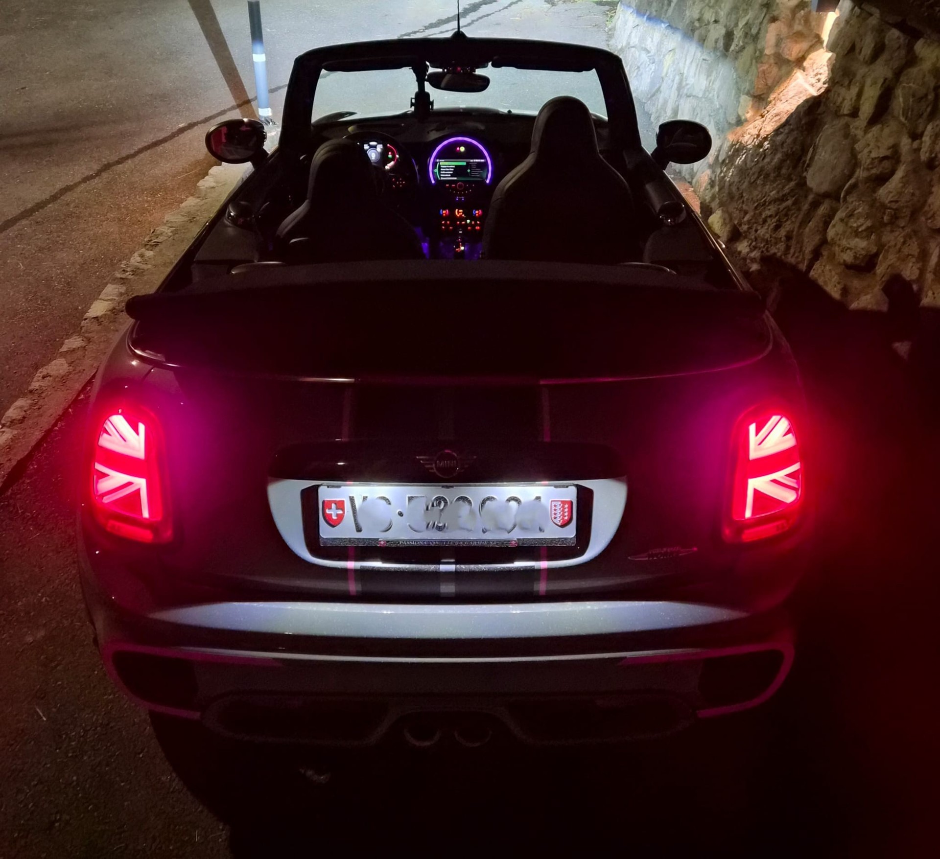 MINI Cooper John Cooper Works Cabriolet Steptronic-image-14