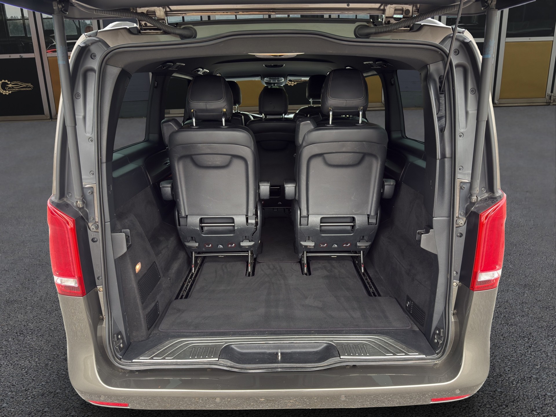 MERCEDES-BENZ V 250 d Swiss Edition lang 4Matic 7G-Tronic-image-14