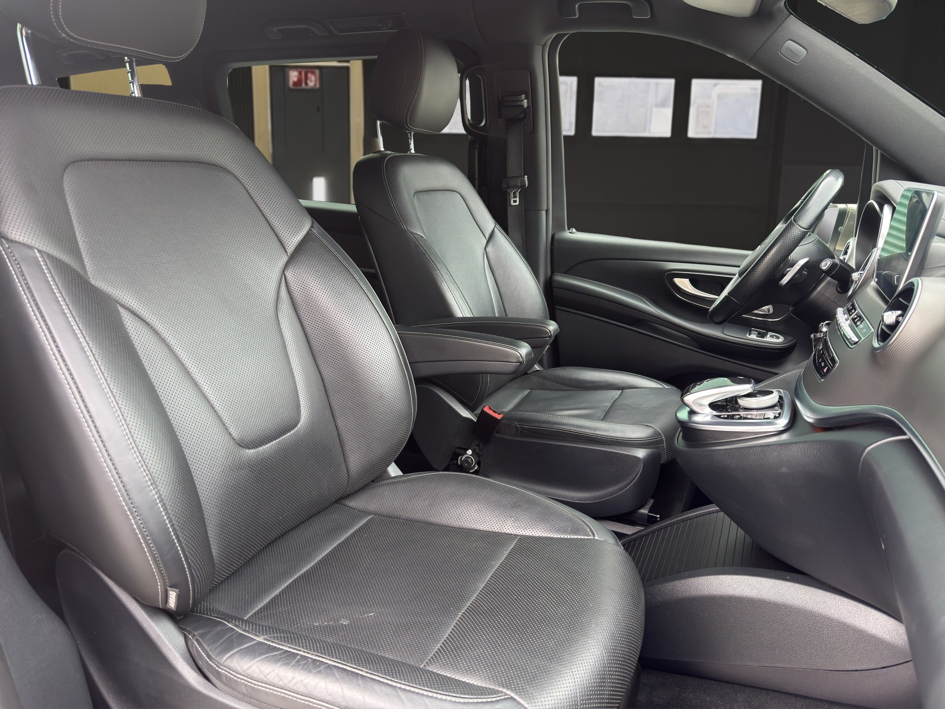 MERCEDES-BENZ V 250 d Swiss Edition lang 4Matic 7G-Tronic-image-9