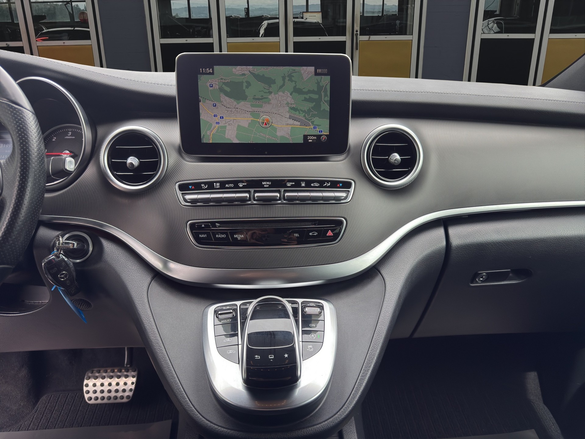 MERCEDES-BENZ V 250 d Swiss Edition lang 4Matic 7G-Tronic-image-15