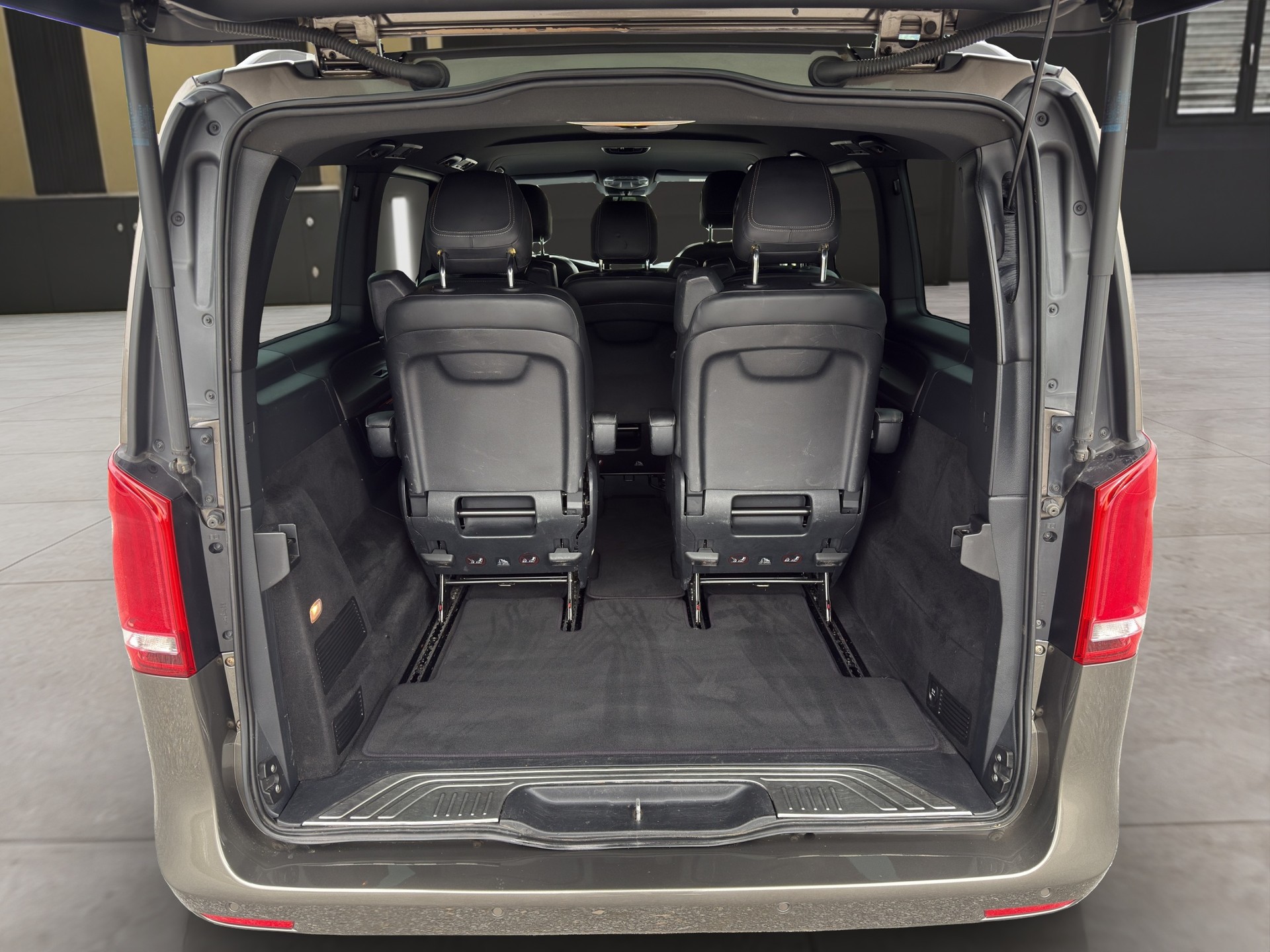 MERCEDES-BENZ V 250 d Swiss Edition lang 4Matic 7G-Tronic-image-14