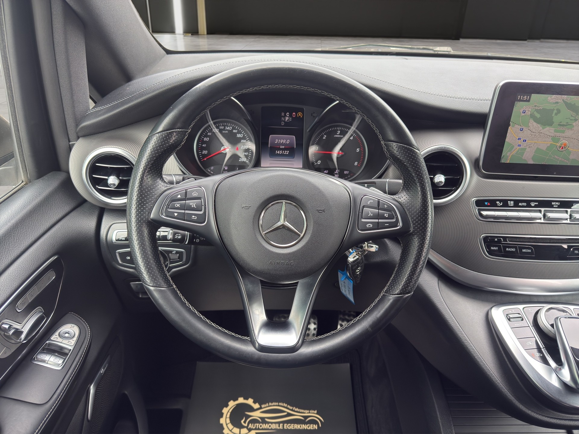 MERCEDES-BENZ V 250 d Swiss Edition lang 4Matic 7G-Tronic-image-11