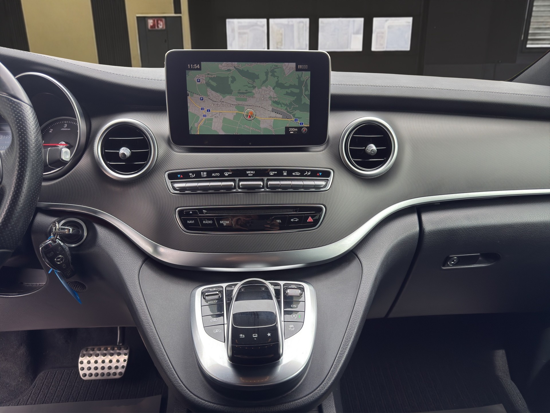 MERCEDES-BENZ V 250 d Swiss Edition lang 4Matic 7G-Tronic-image-15