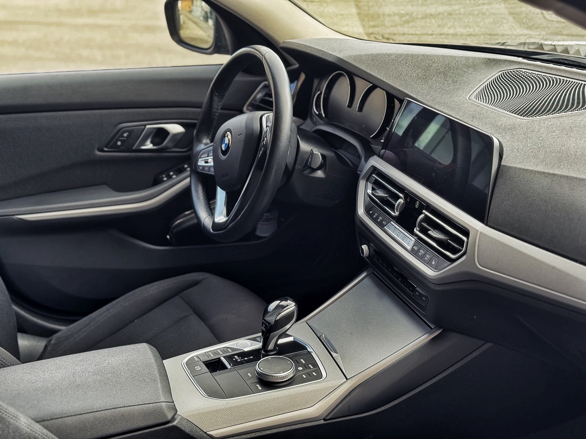BMW 320d xDrive Touring Steptronic-image-14