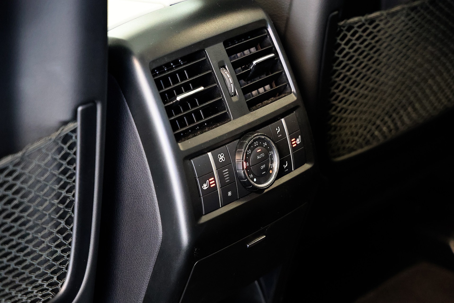 MERCEDES-BENZ GLE Coupé 350 d AMG-Line 4Matic 9G-Tronic-image-21