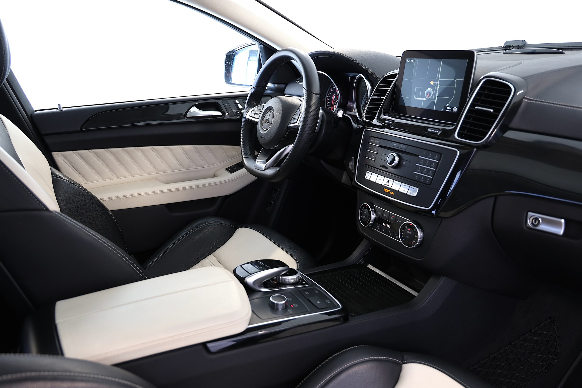 MERCEDES-BENZ GLE Coupé 350 d AMG-Line 4Matic 9G-Tronic-image-17