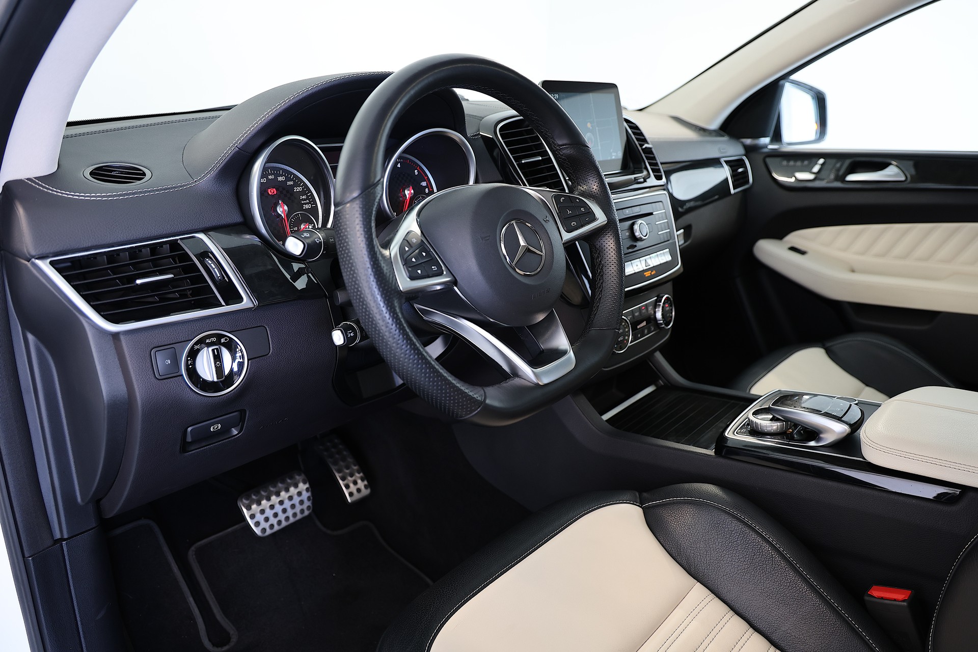 MERCEDES-BENZ GLE Coupé 350 d AMG-Line 4Matic 9G-Tronic-image-10