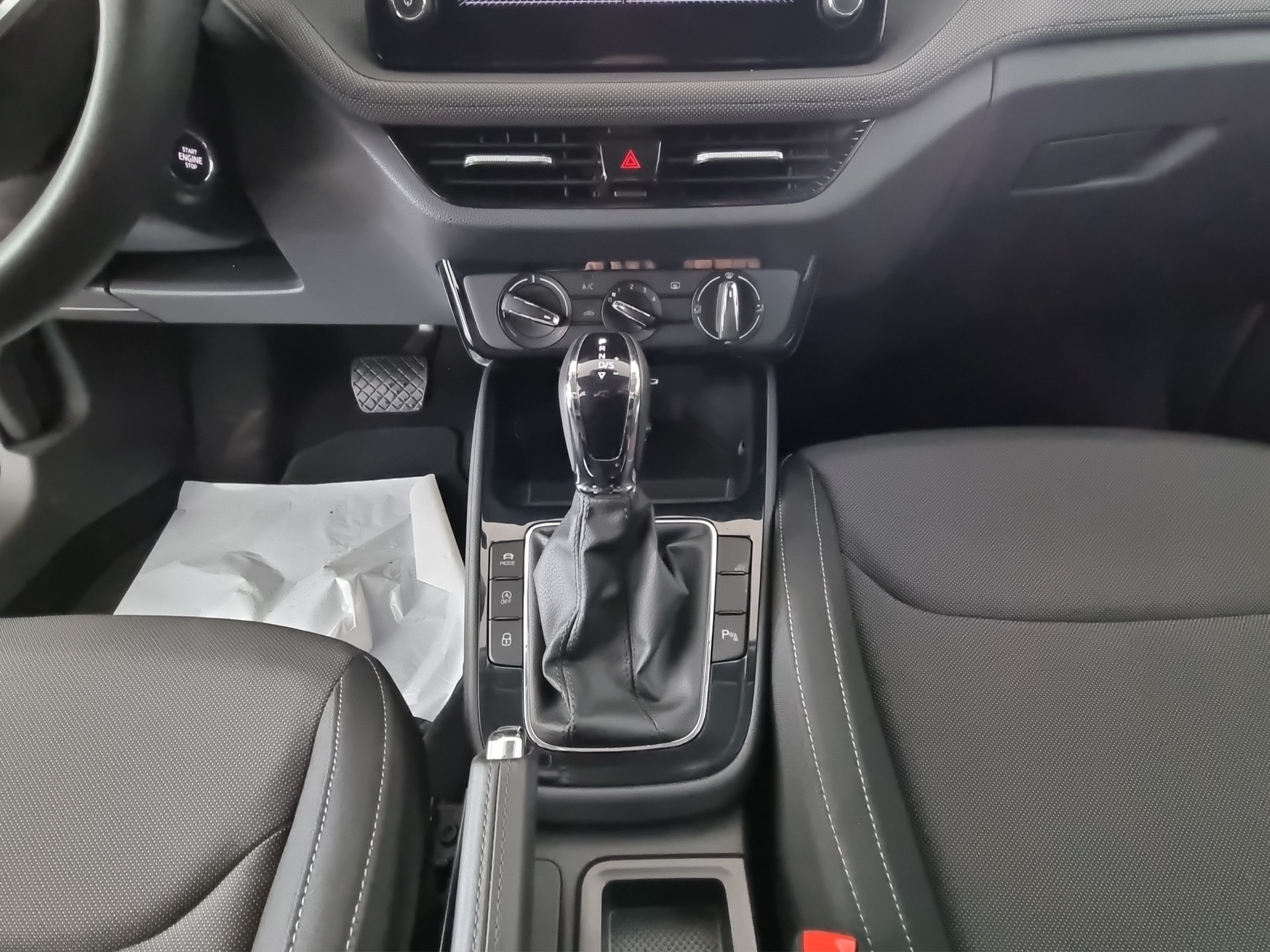 SKODA Fabia 1.0 TSI Selection *5Jahre Garantie*-image-9