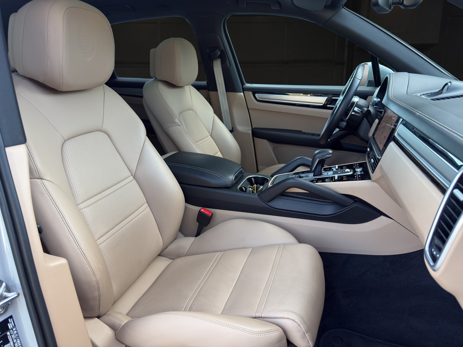 PORSCHE Cayenne 3.0 V6 E-Hybrid Platinum Edition-image-9