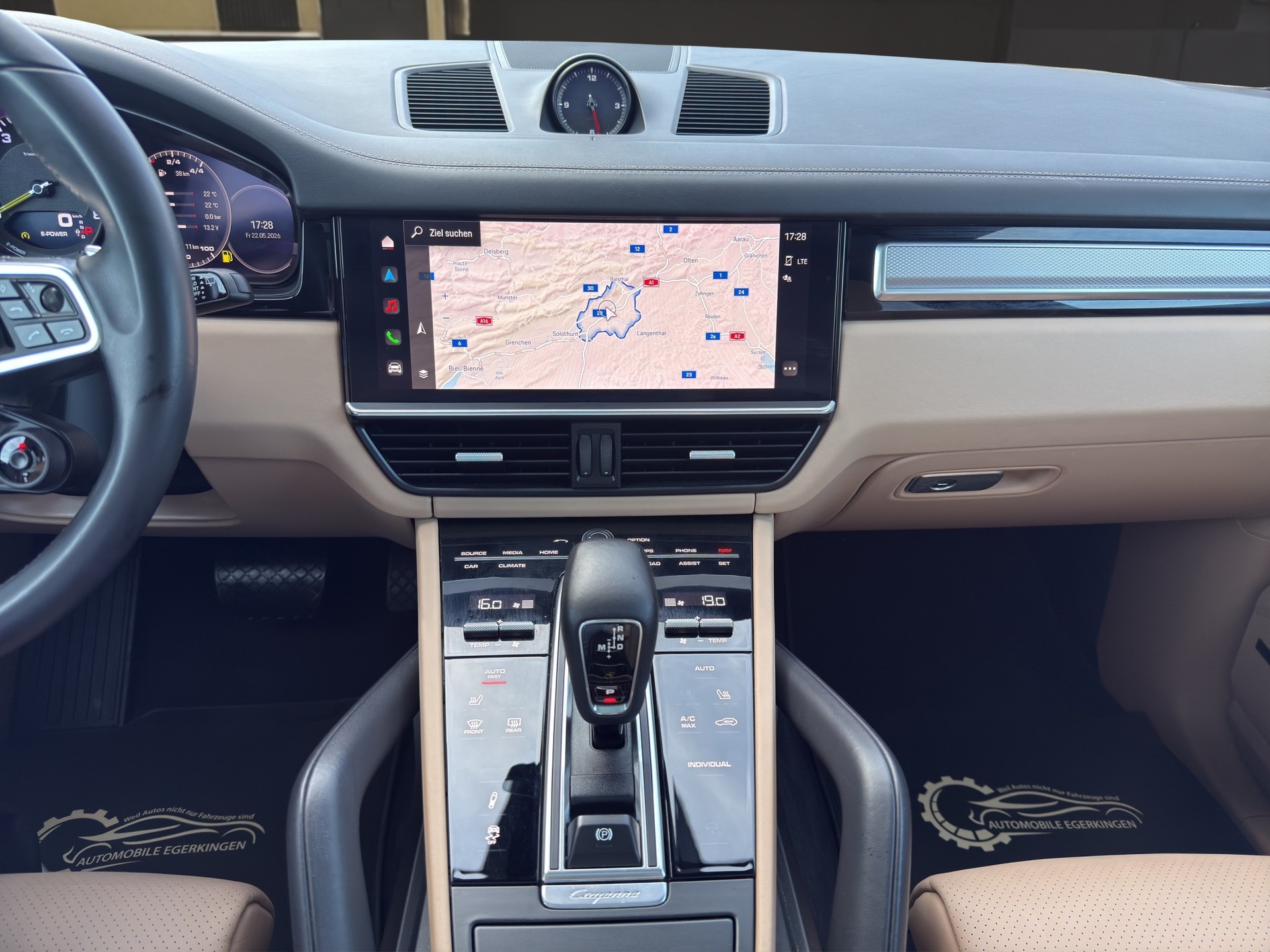 PORSCHE Cayenne 3.0 V6 E-Hybrid Platinum Edition-image-15