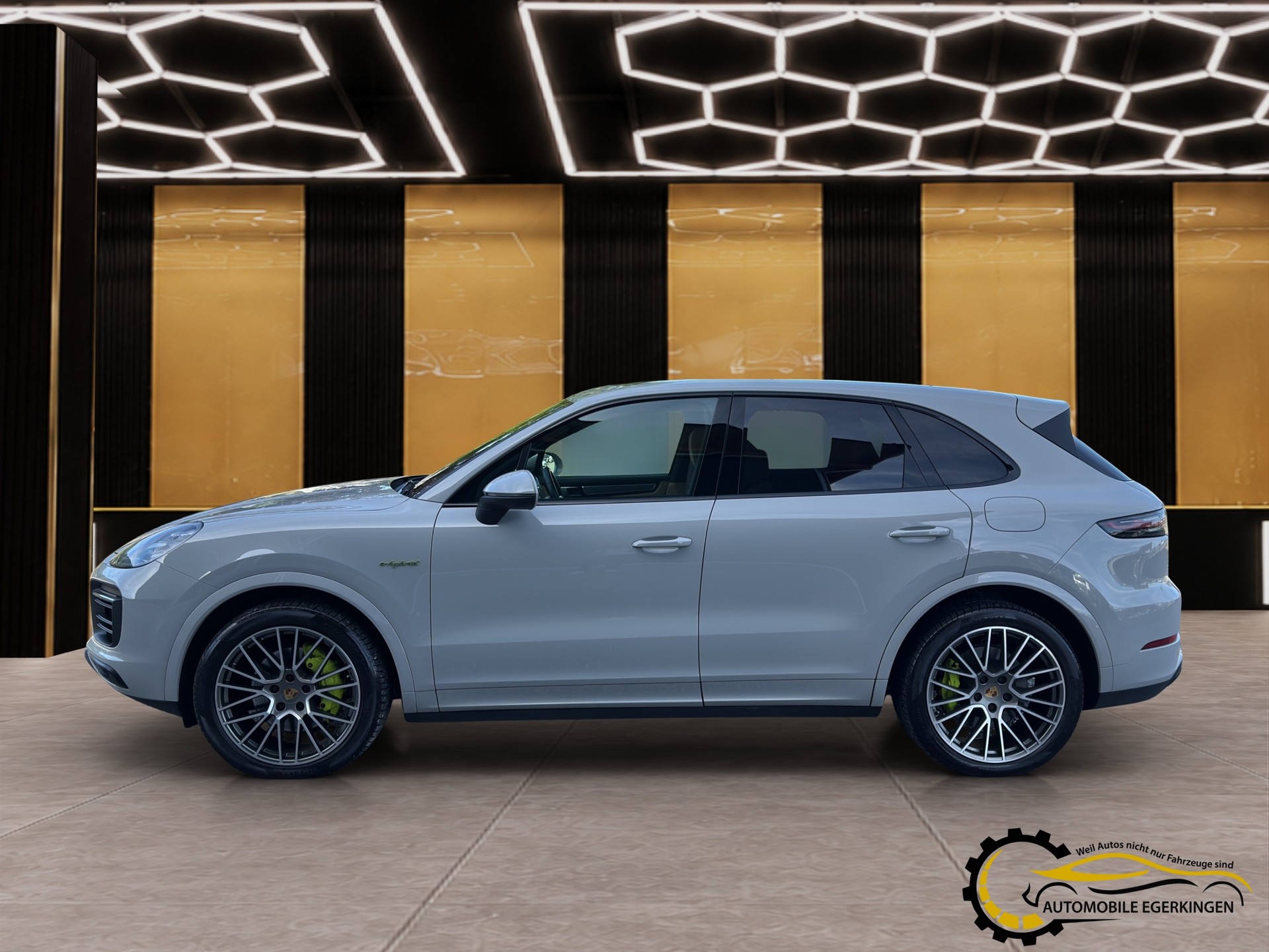 PORSCHE Cayenne 3.0 V6 E-Hybrid Platinum Edition-image-7