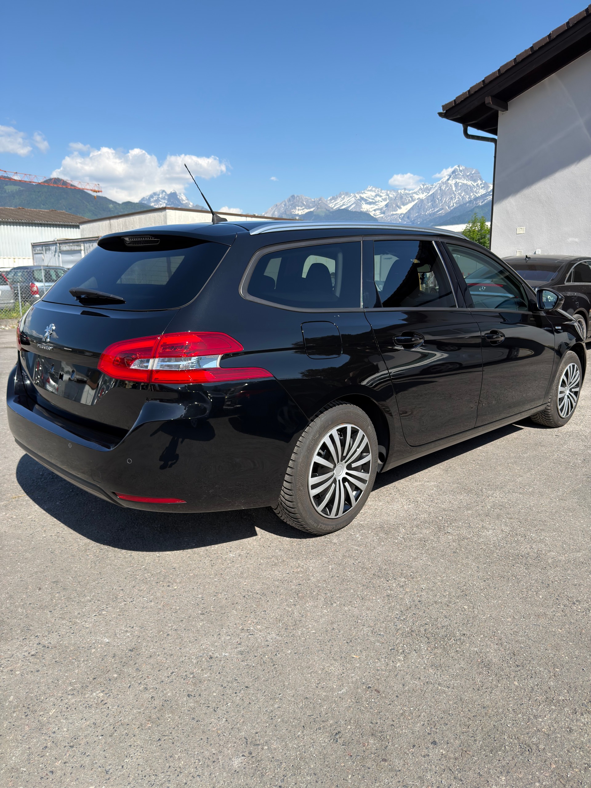 PEUGEOT Sw 1.2 PureTech 130 Style S/S-image-2