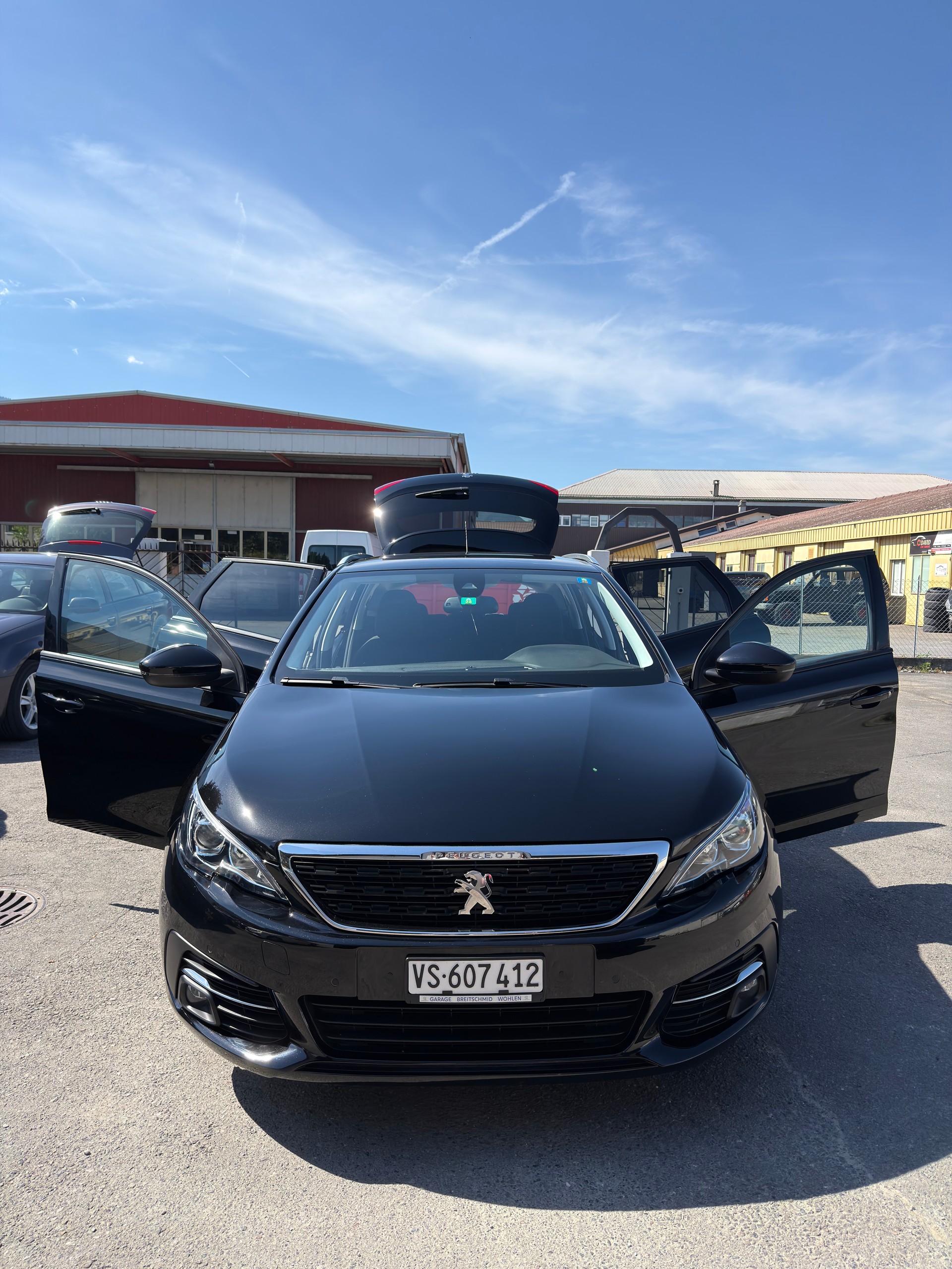 PEUGEOT Sw 1.2 PureTech 130 Style S/S-image-1