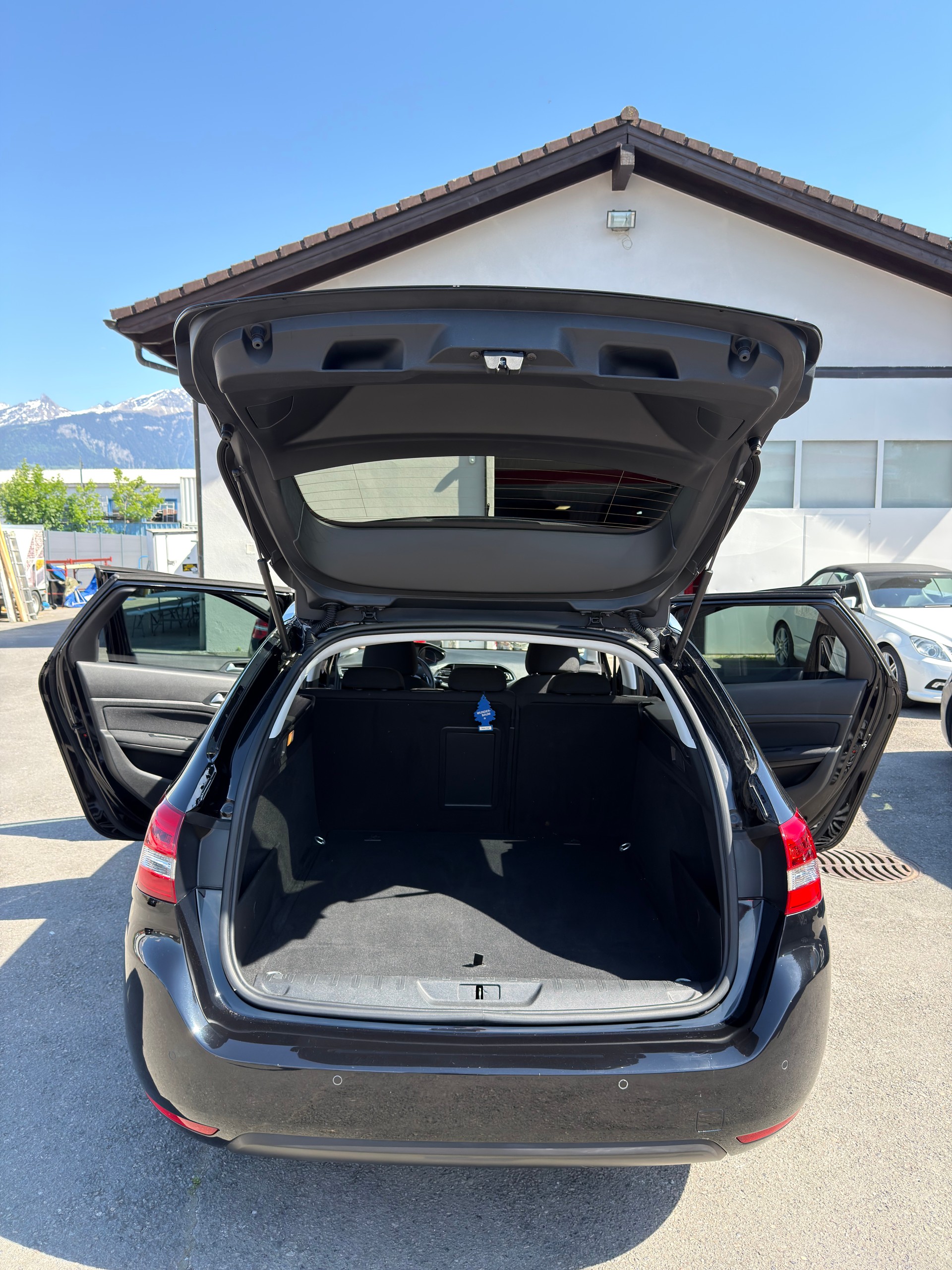PEUGEOT Sw 1.2 PureTech 130 Style S/S-image-3