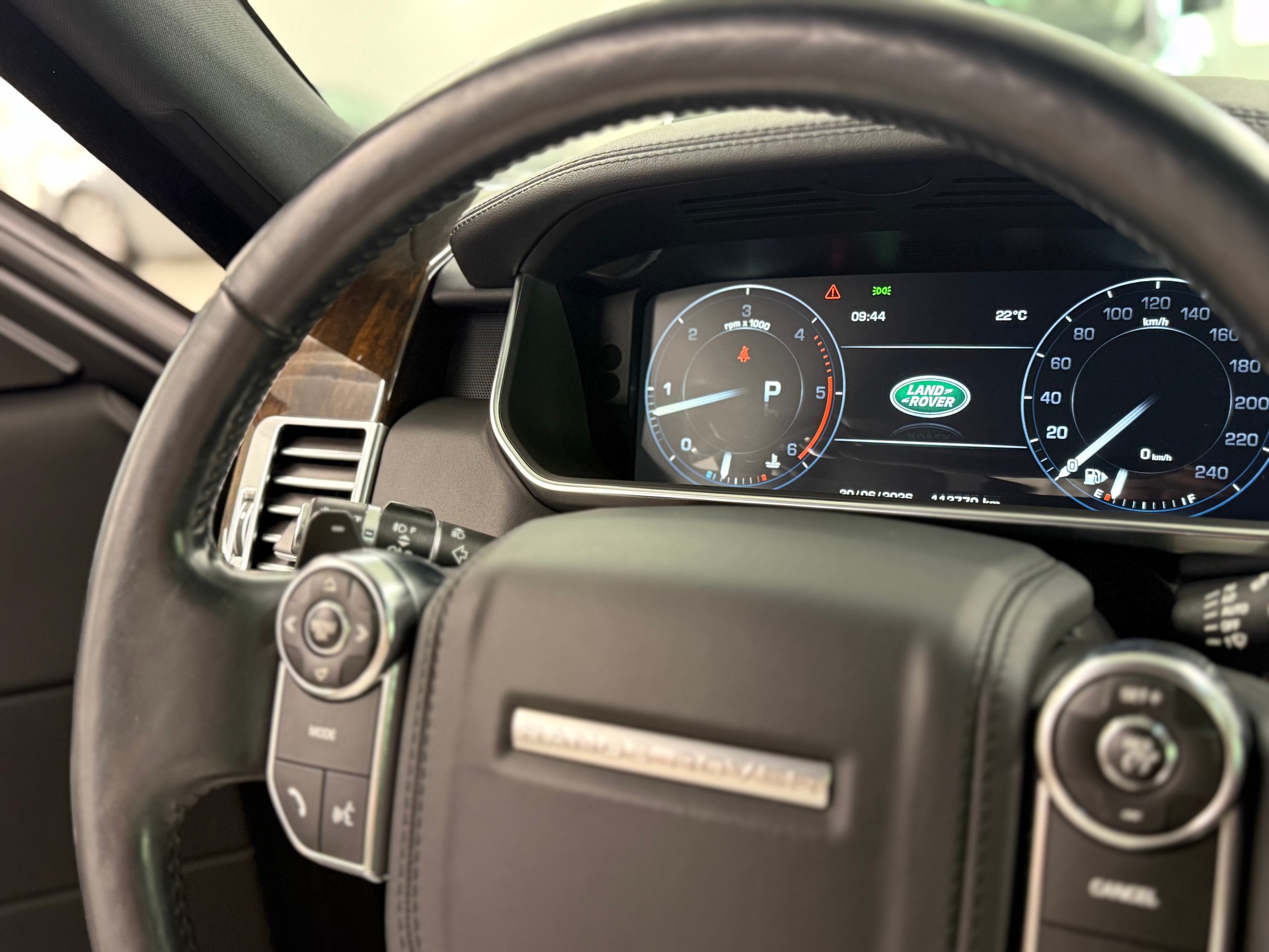 LAND ROVER Range Rover 4.4 SDV8 Vogue Automatic-image-21