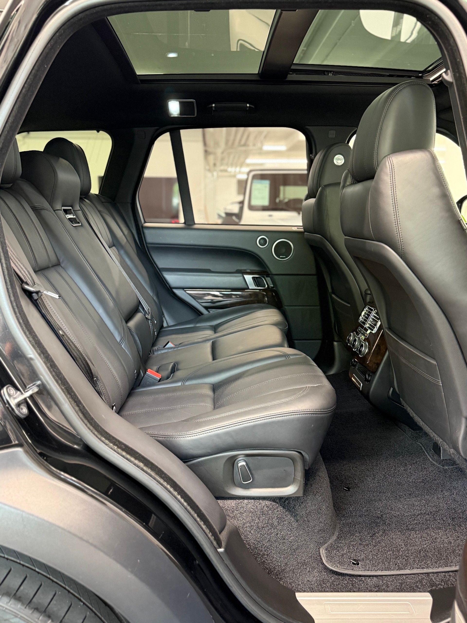 LAND ROVER Range Rover 4.4 SDV8 Vogue Automatic-image-19