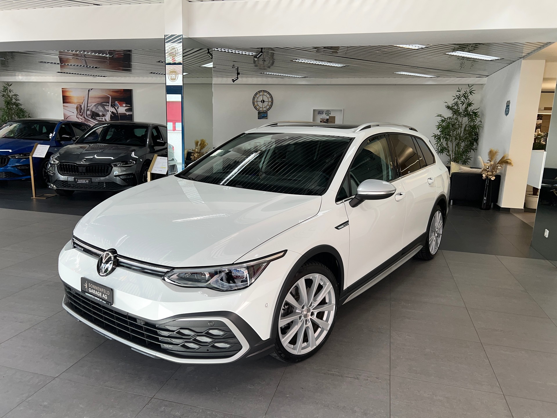 VW Golf 2.0 TDI Alltrack DSG 4Motion-image-2