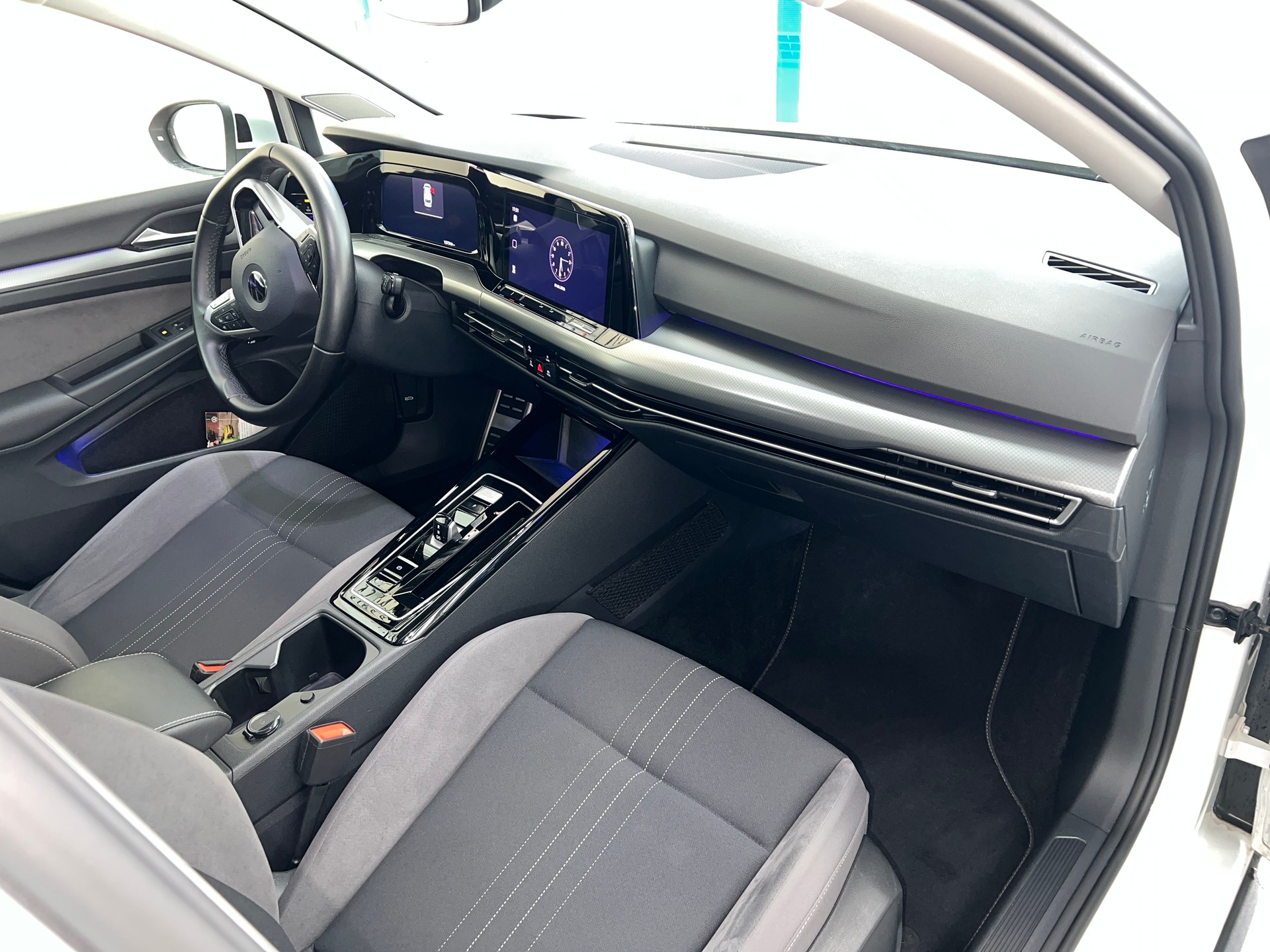 VW Golf 2.0 TDI Alltrack DSG 4Motion-image-9