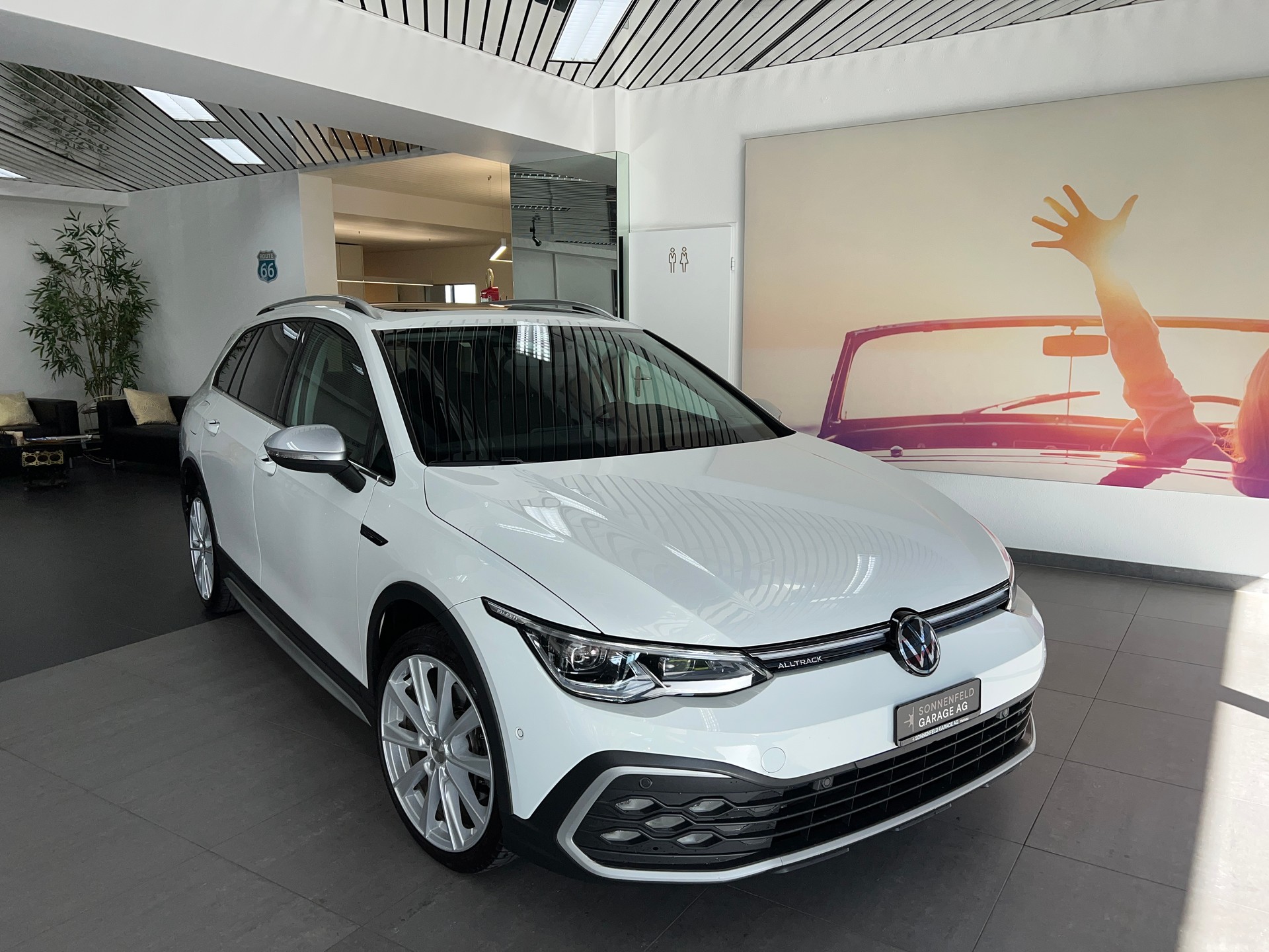 VW Golf 2.0 TDI Alltrack DSG 4Motion-image-0