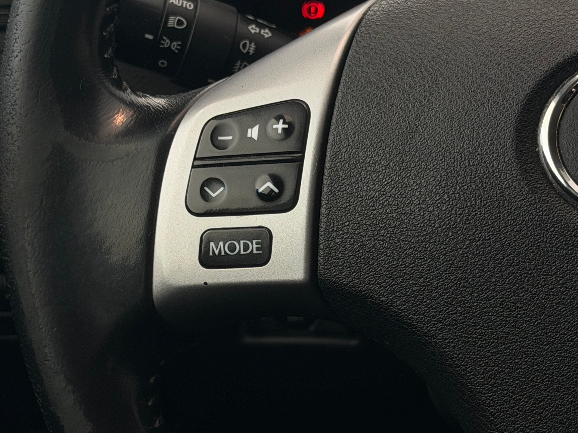 LEXUS IS 220d Edition **Frisch ab MFK & Service**-image-22