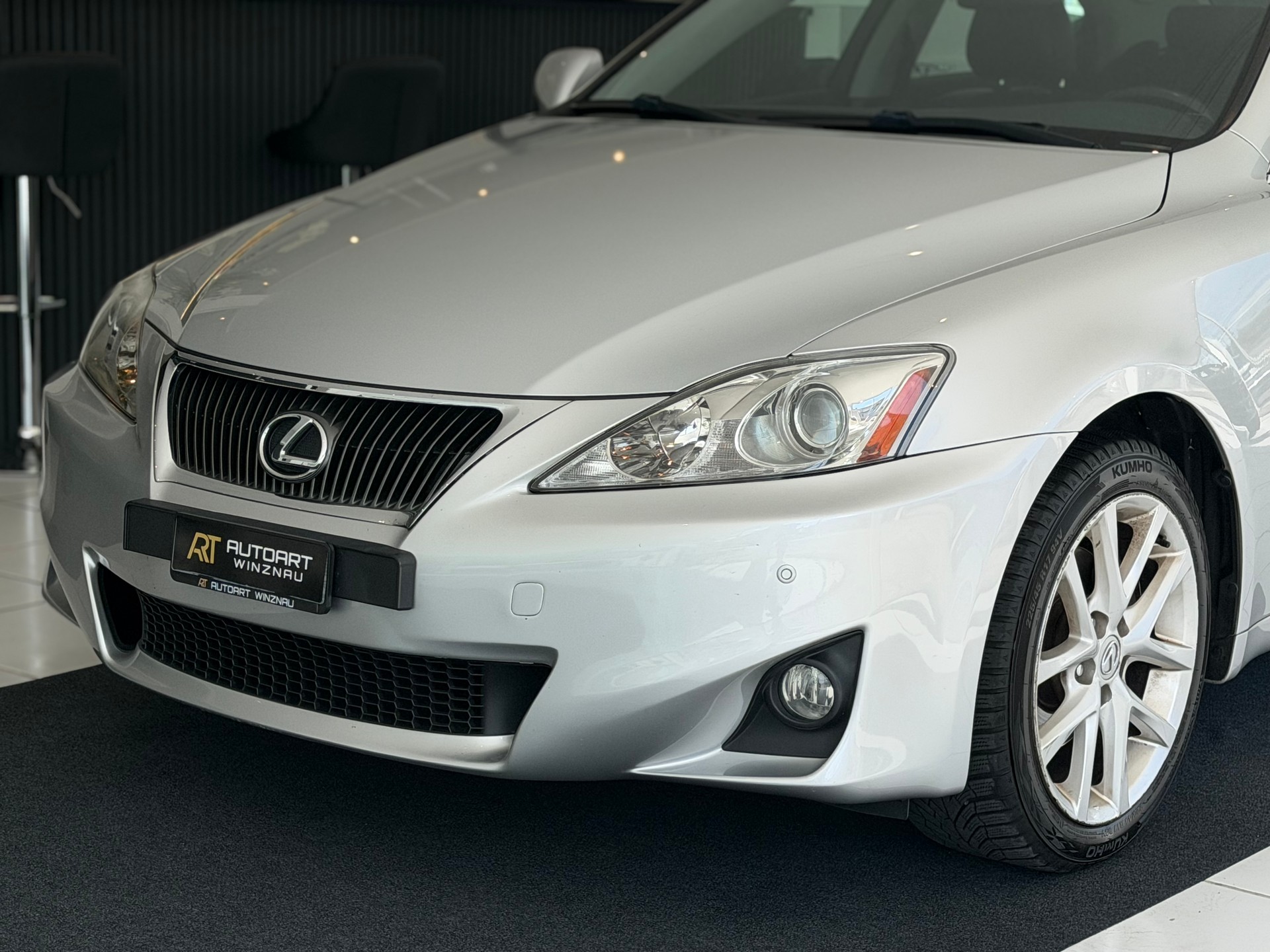 LEXUS IS 220d Edition **Frisch ab MFK & Service**-showroom-element-1
