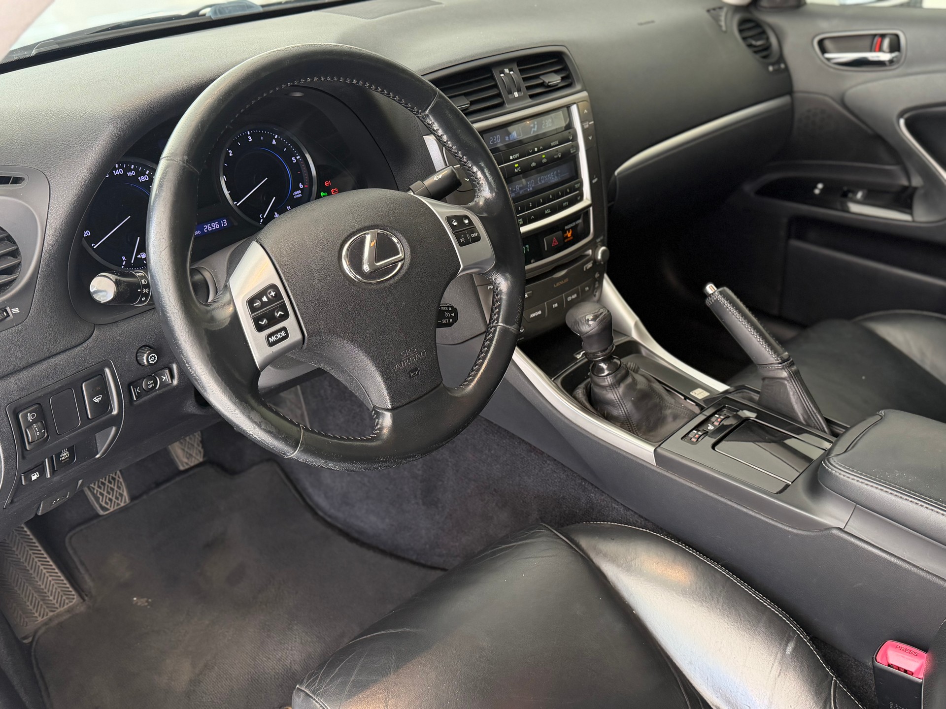 LEXUS IS 220d Edition **Frisch ab MFK & Service**-image-12