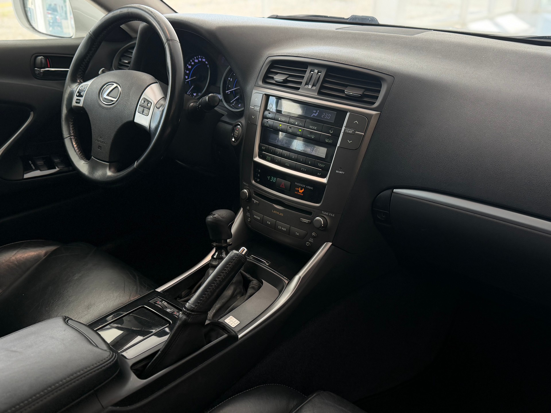 LEXUS IS 220d Edition **Frisch ab MFK & Service**-image-18