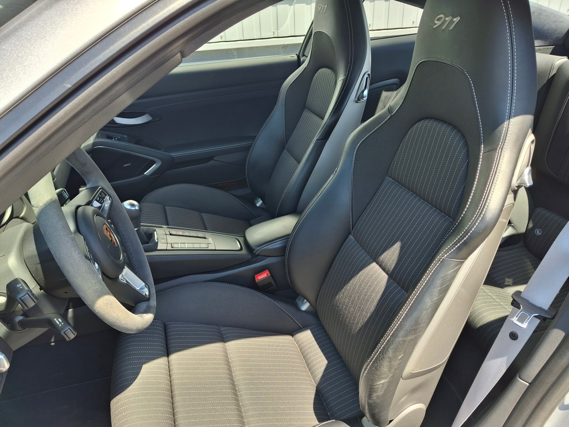 PORSCHE 911 Carrera T-image-9