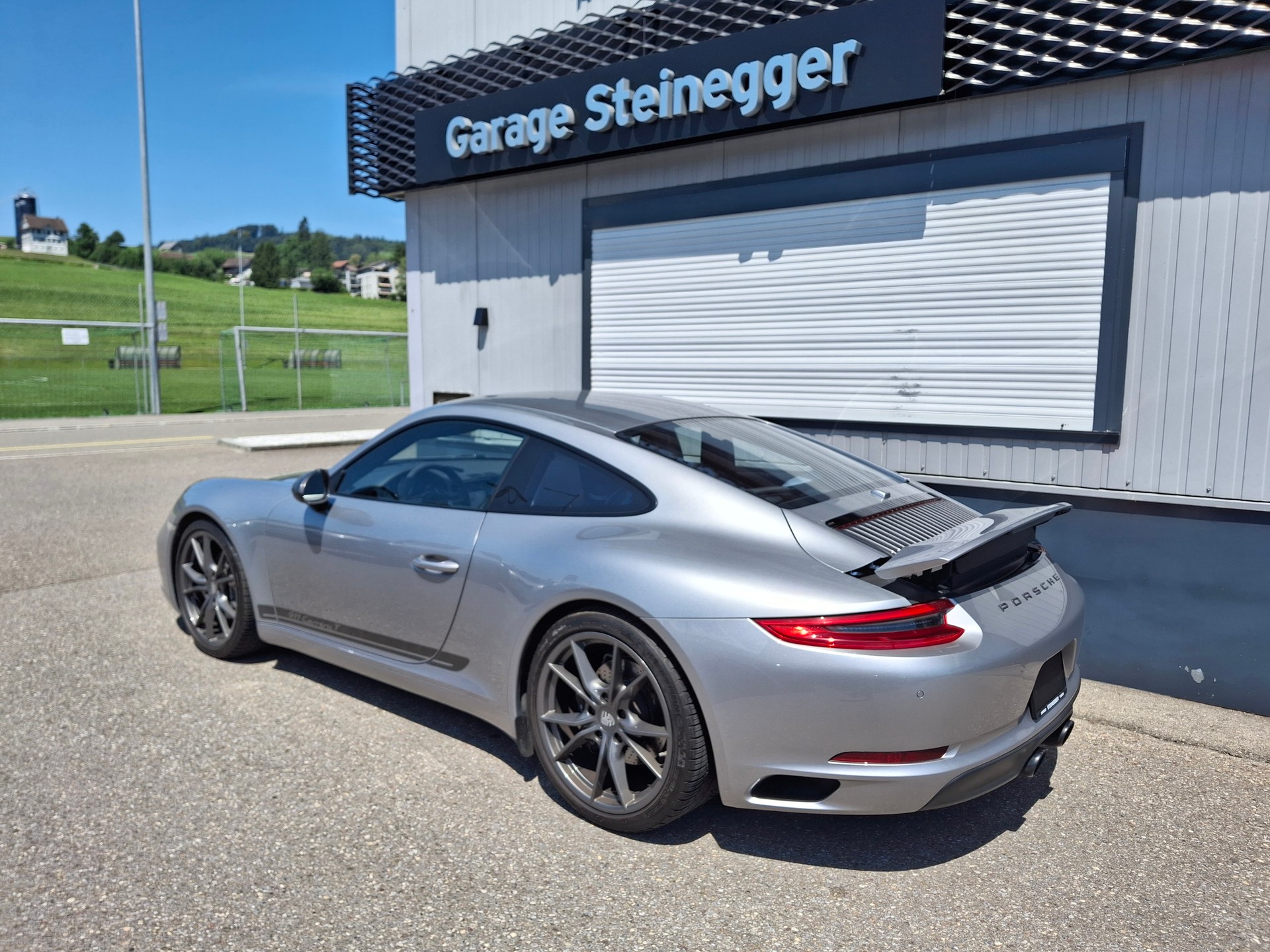PORSCHE 911 Carrera T-image-5