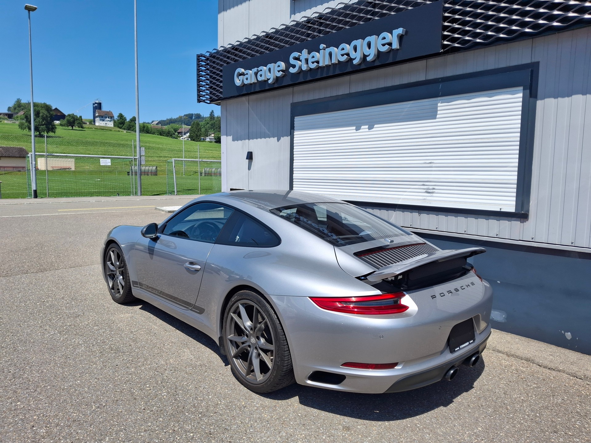 PORSCHE 911 Carrera T-image-4