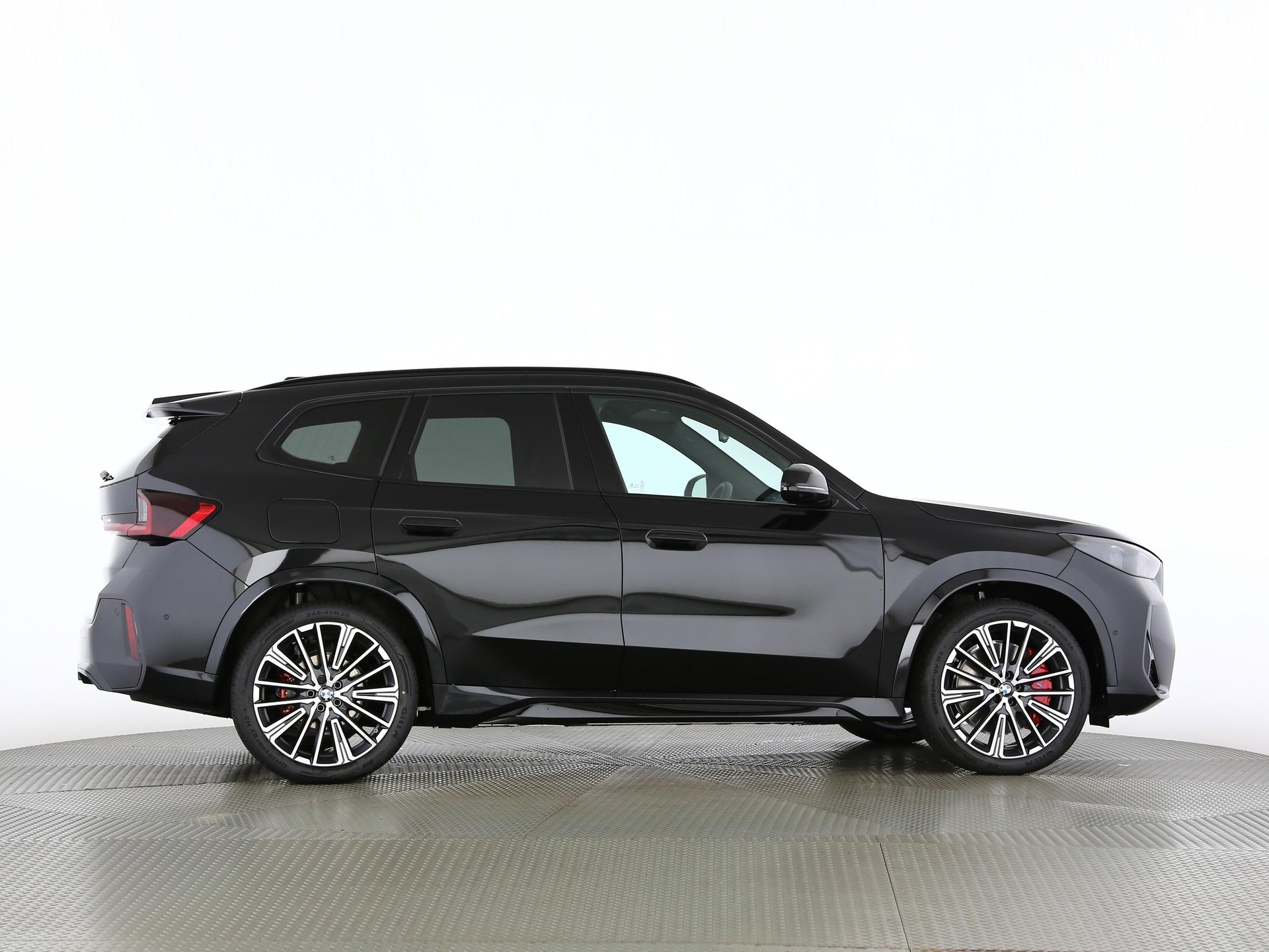 BMW iX1 30 xDrive-image-22