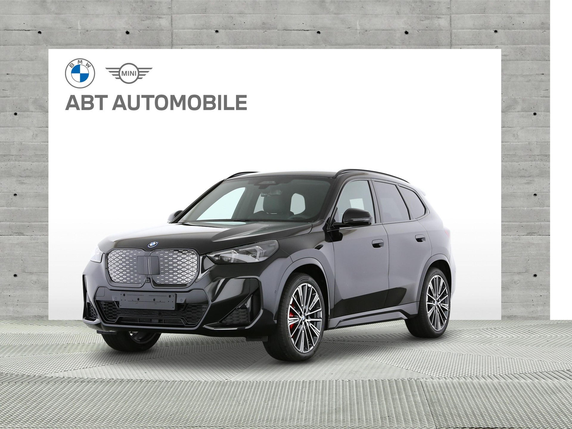 BMW iX1 30 xDrive-image-0