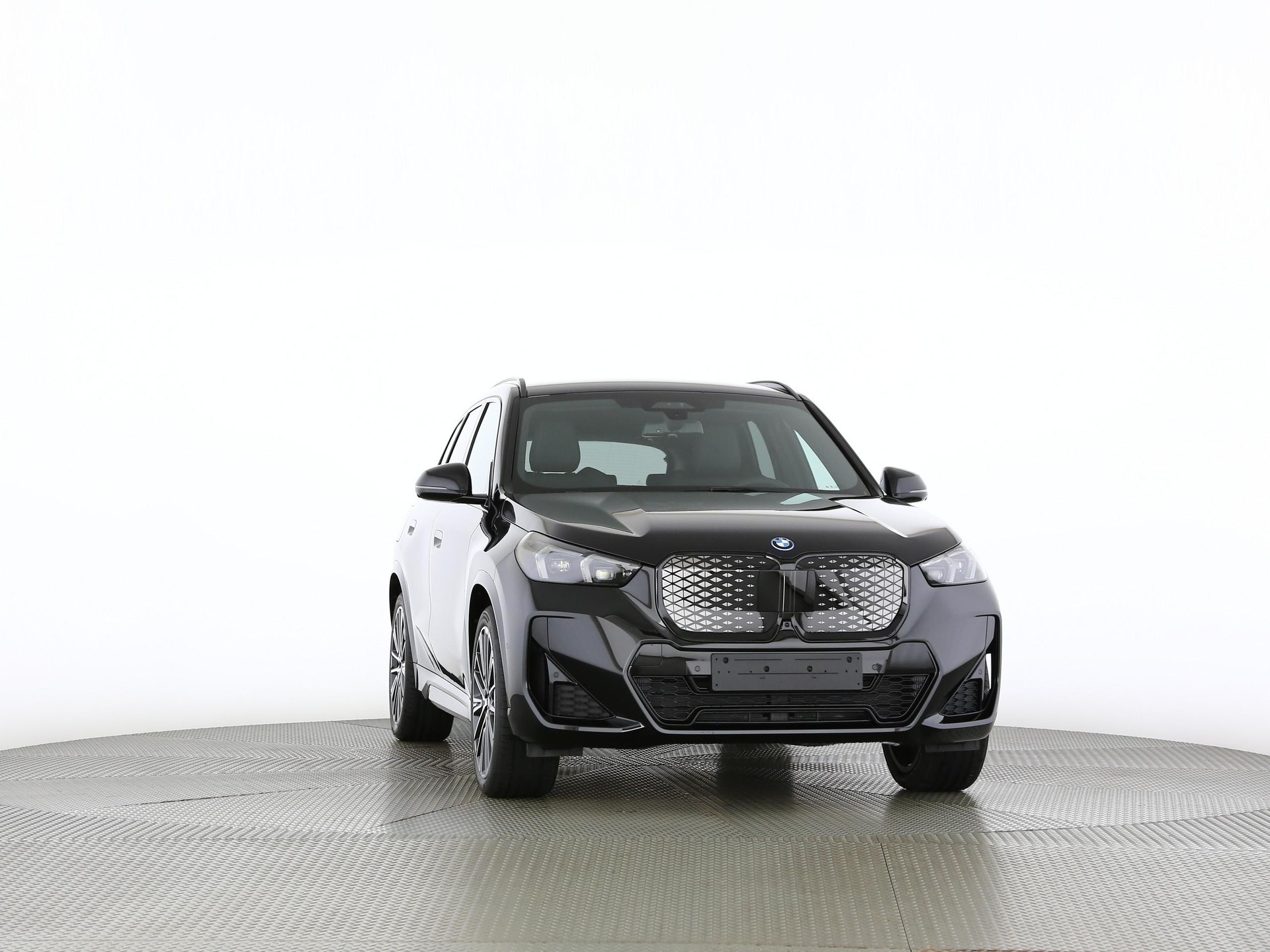 BMW iX1 30 xDrive-image-28