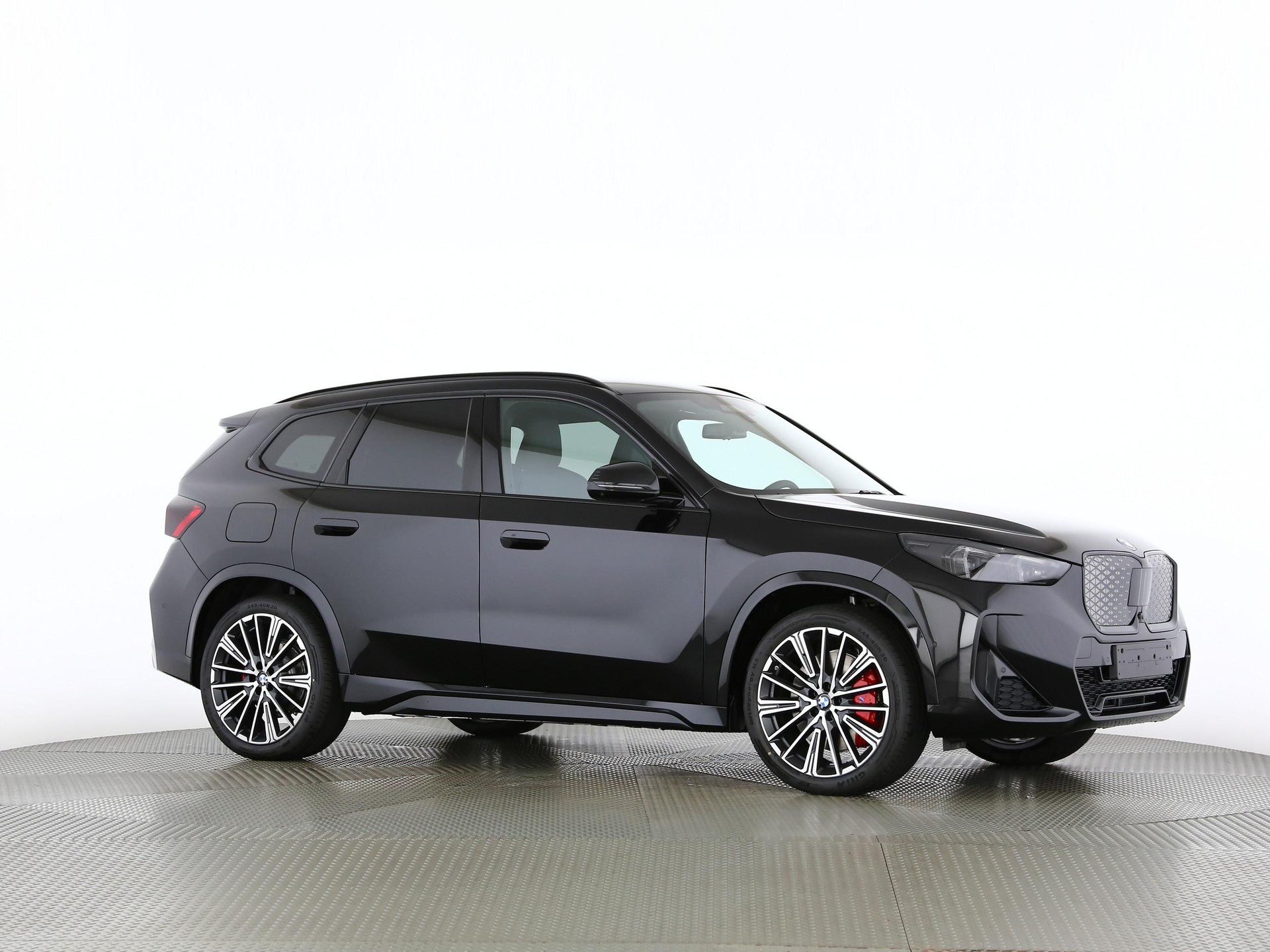 BMW iX1 30 xDrive-image-25