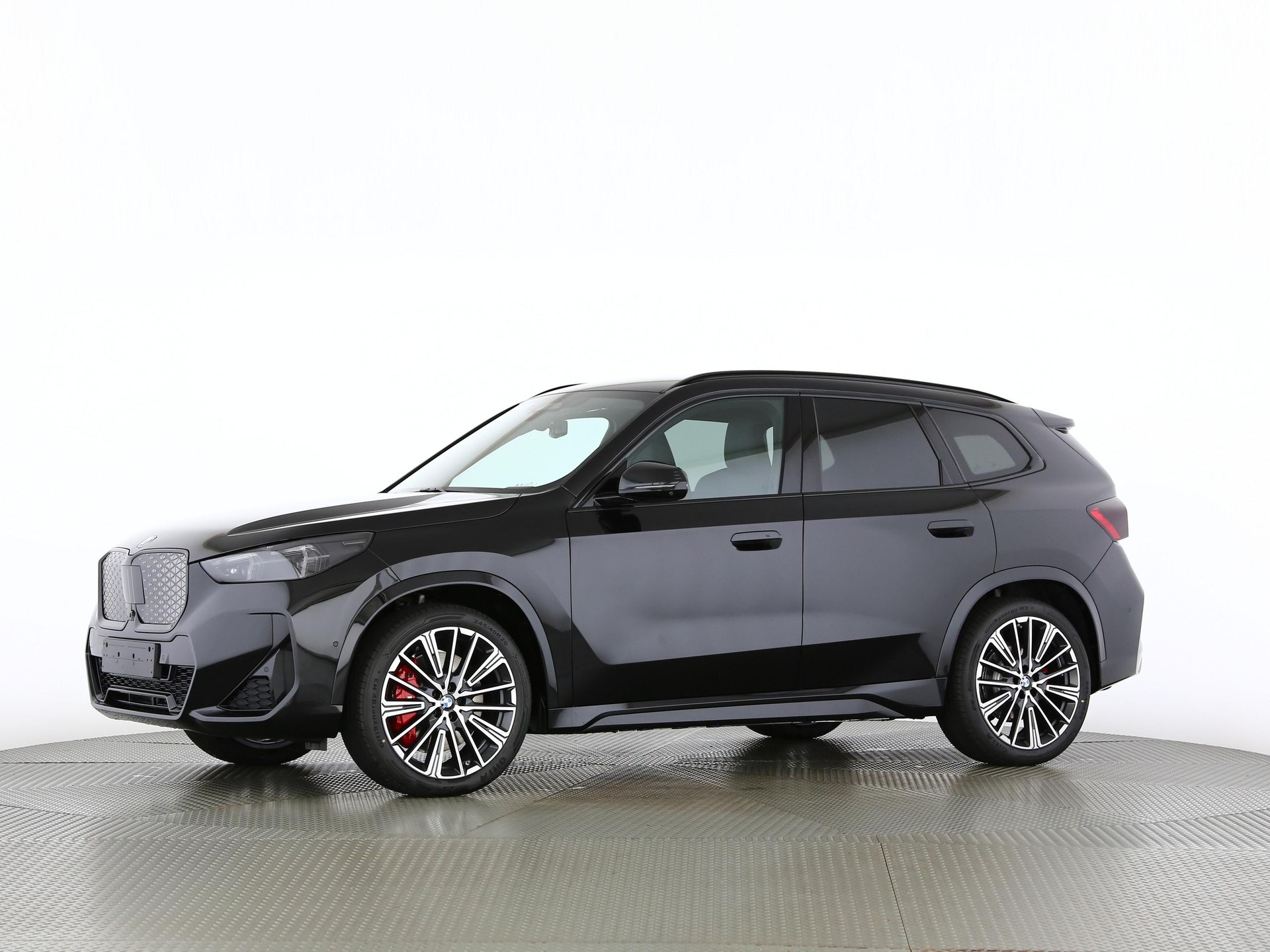BMW iX1 30 xDrive-image-9