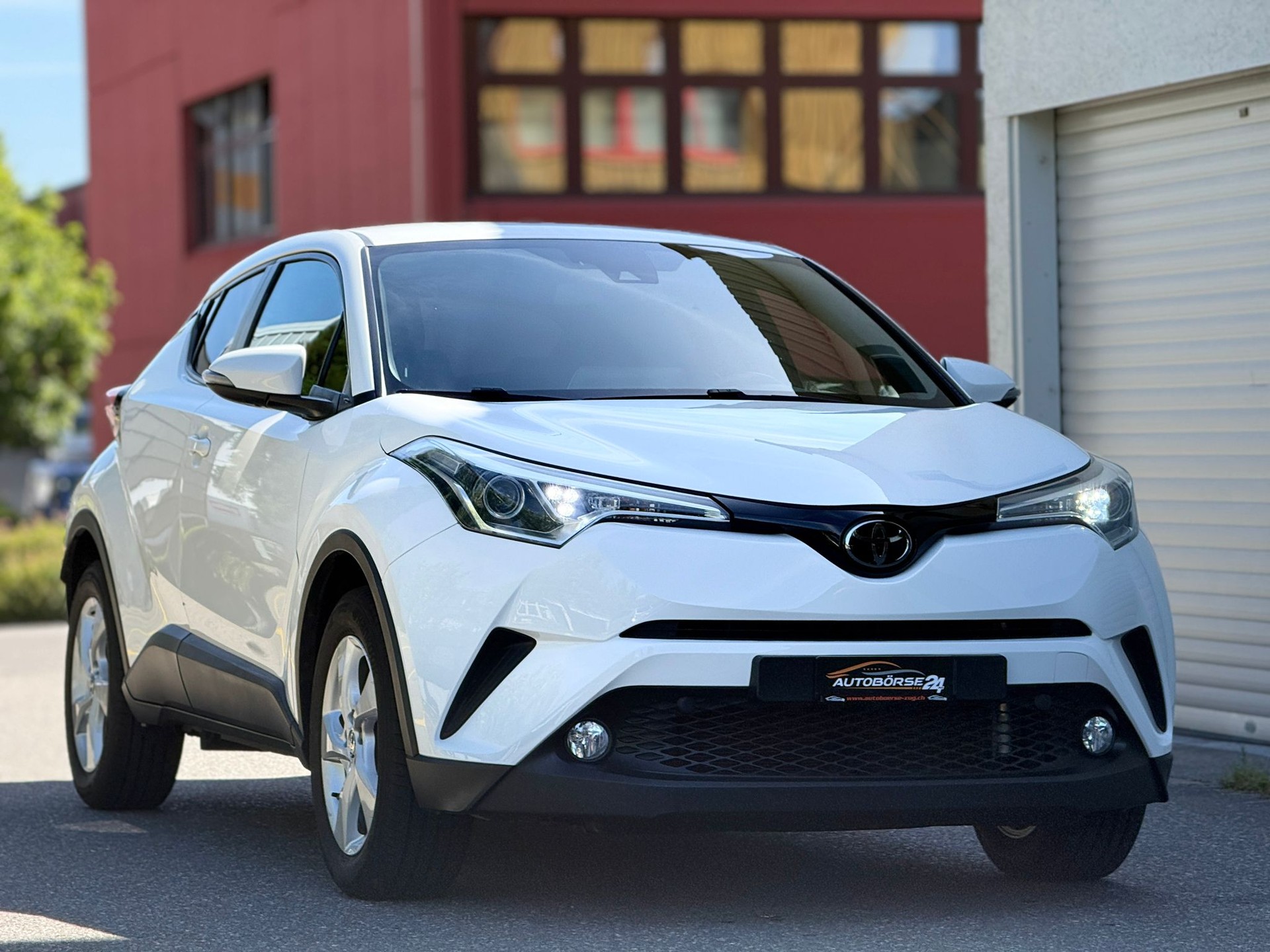 TOYOTA C-HR 1.2 Turbo Comfort 4x4-showroom-element-1