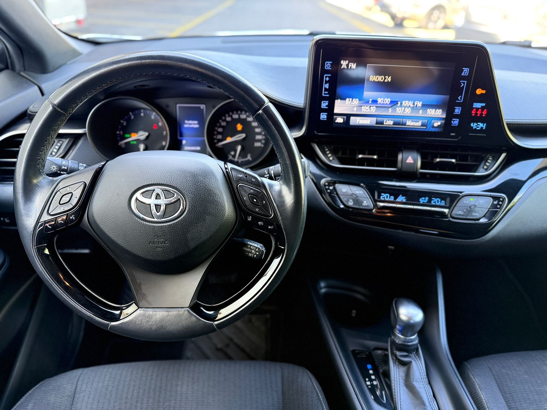 TOYOTA C-HR 1.2 Turbo Comfort 4x4-image-10