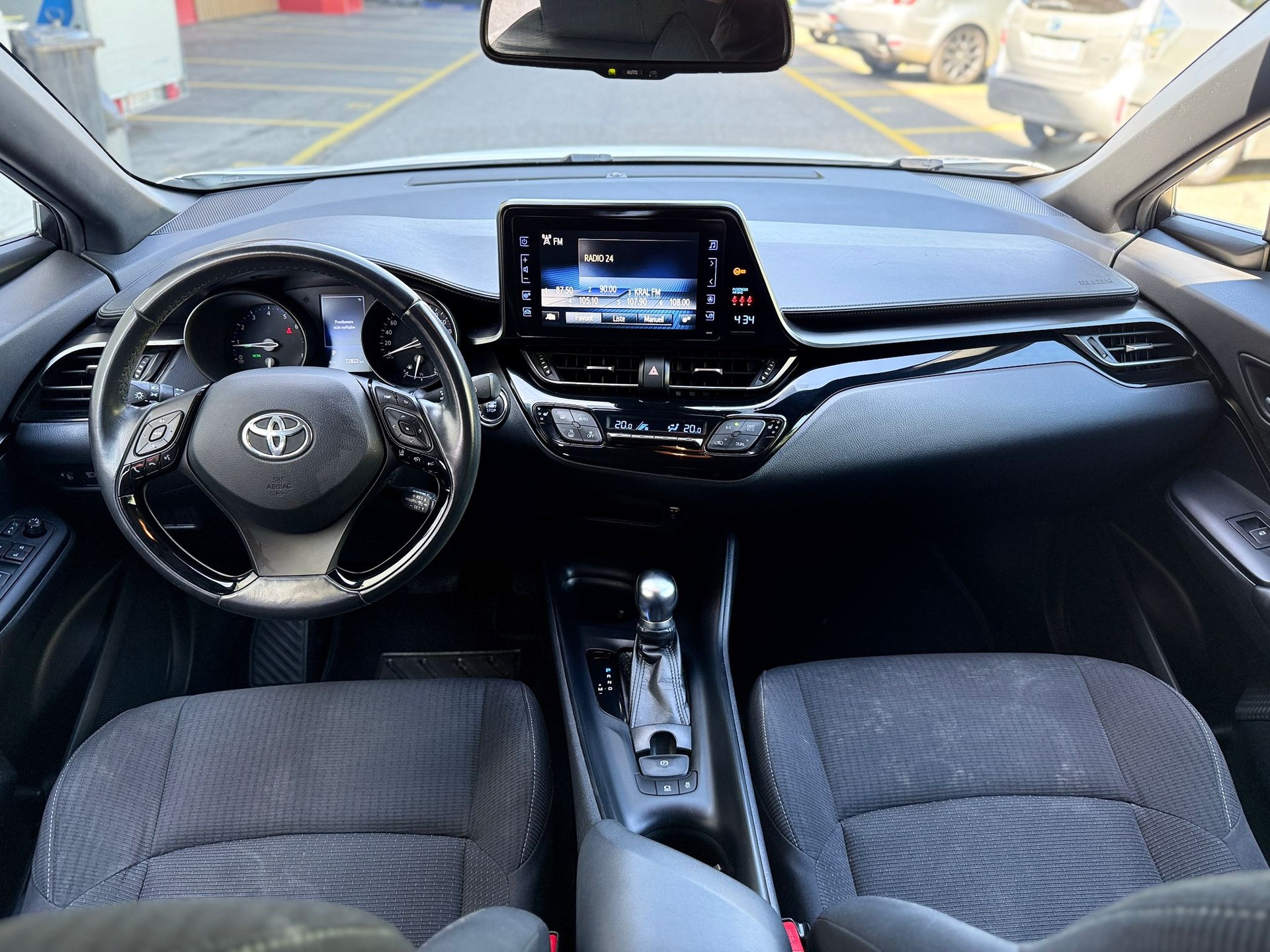 TOYOTA C-HR 1.2 Turbo Comfort 4x4-image-9