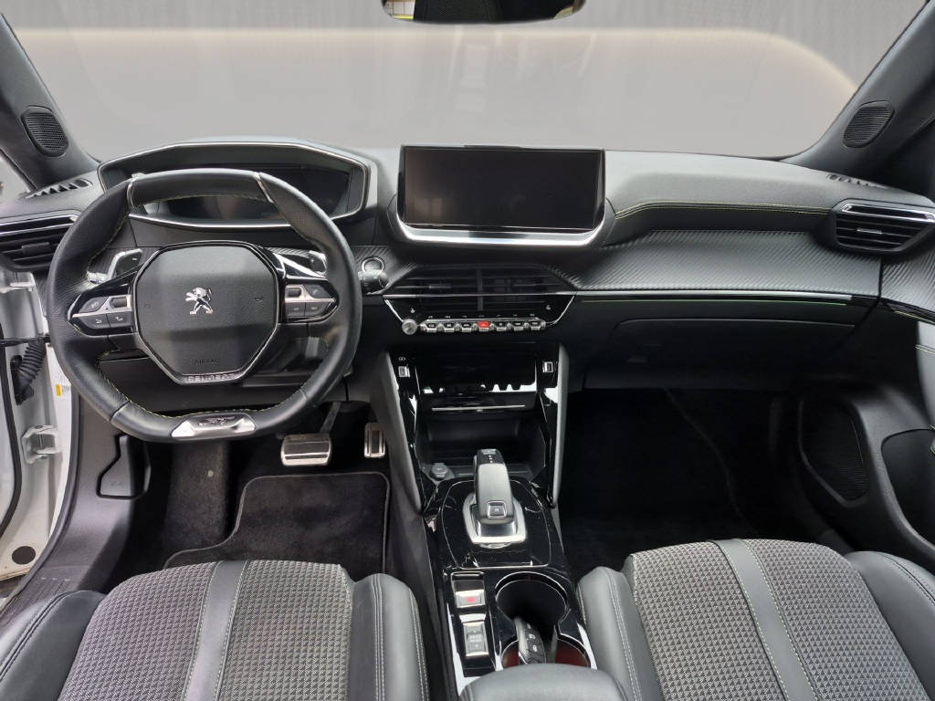 PEUGEOT 2008 Essence 130ch EAT8 GT-image-11