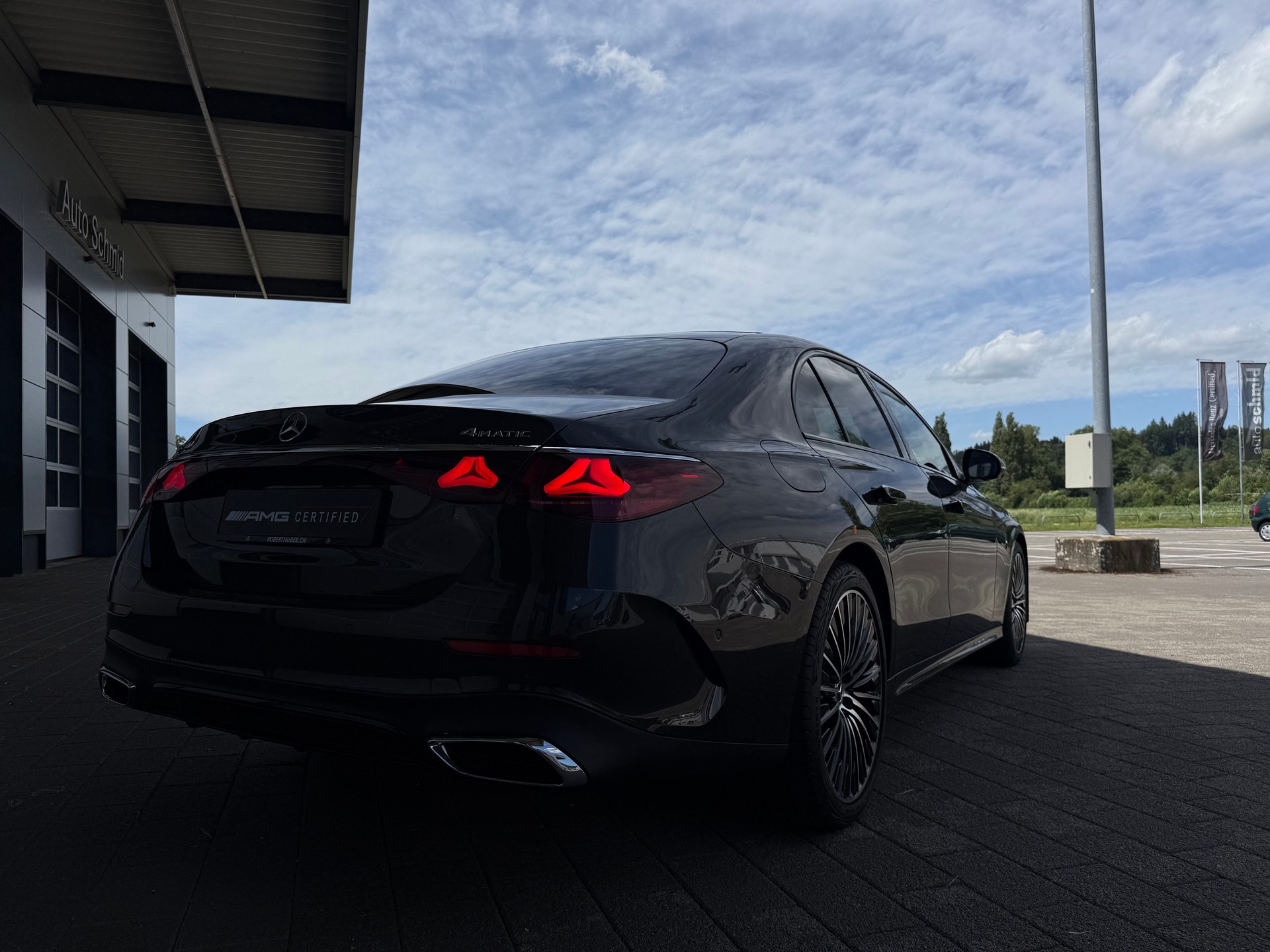 MERCEDES-BENZ E 200 AMG Line 9G-Tronic 4Matic-image-1