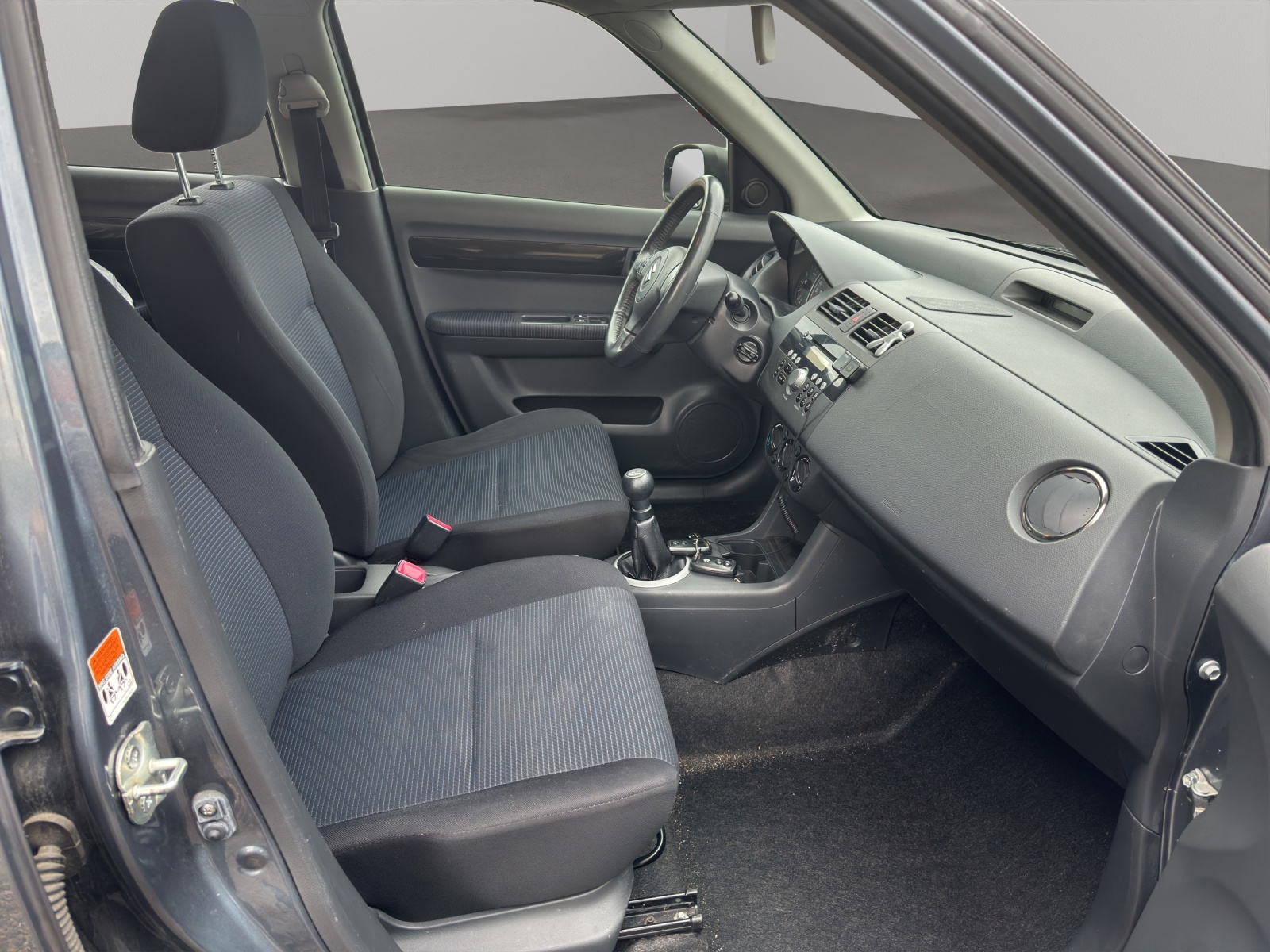 SUZUKI Swift 1.3i 16V GL Top 4x4-image-10